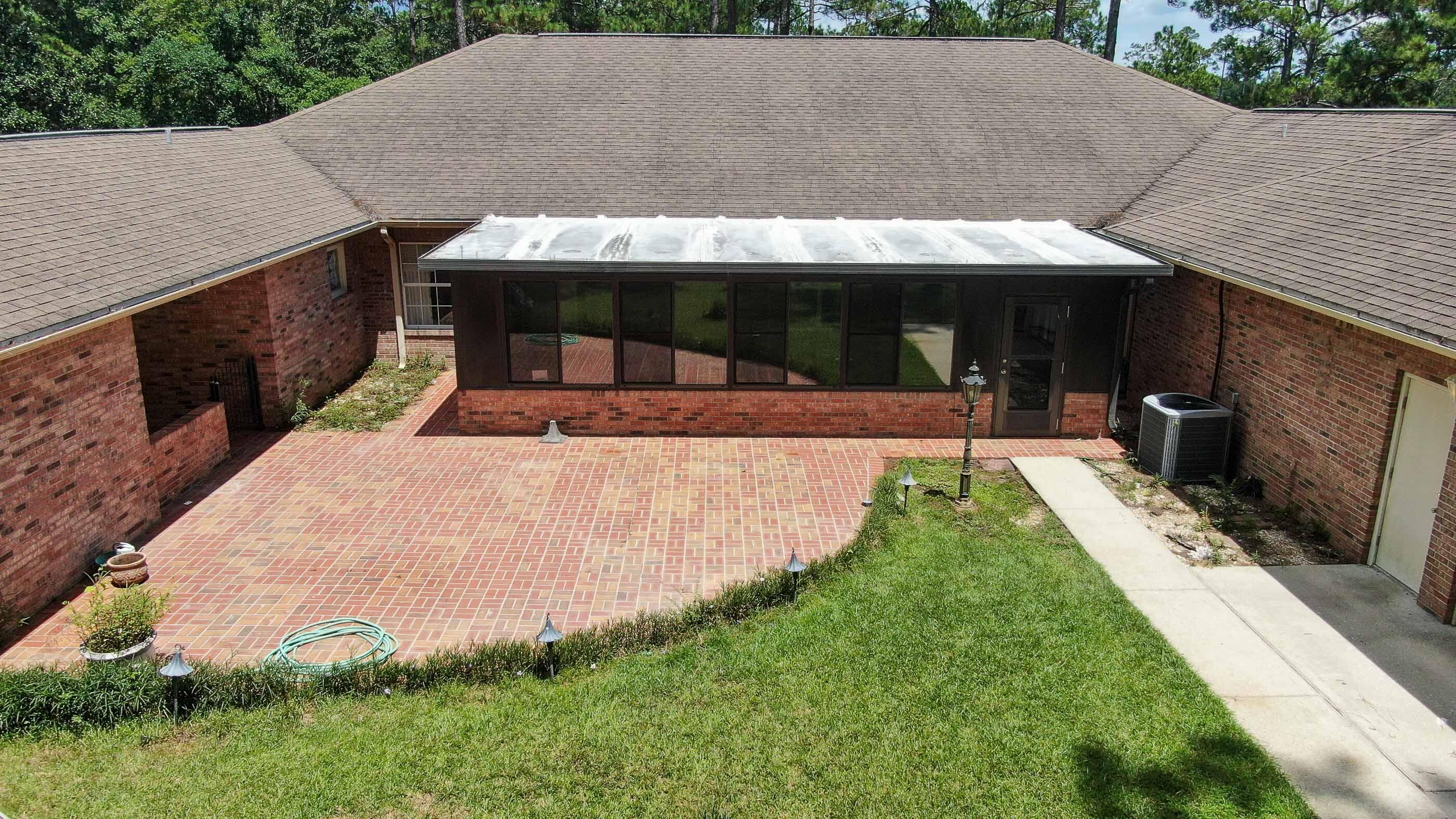 PINE SHORES - Residential