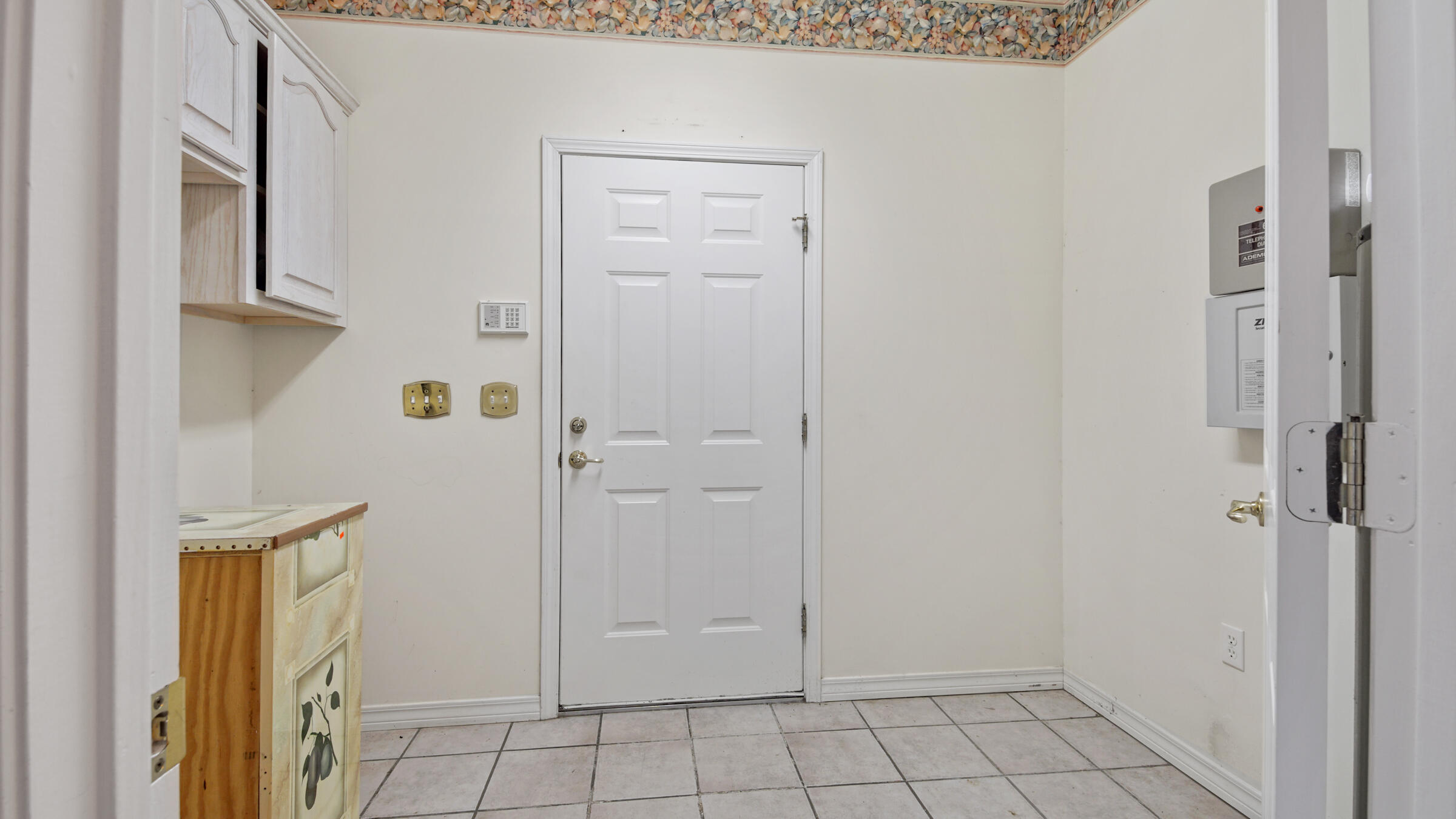 PINE SHORES - Residential