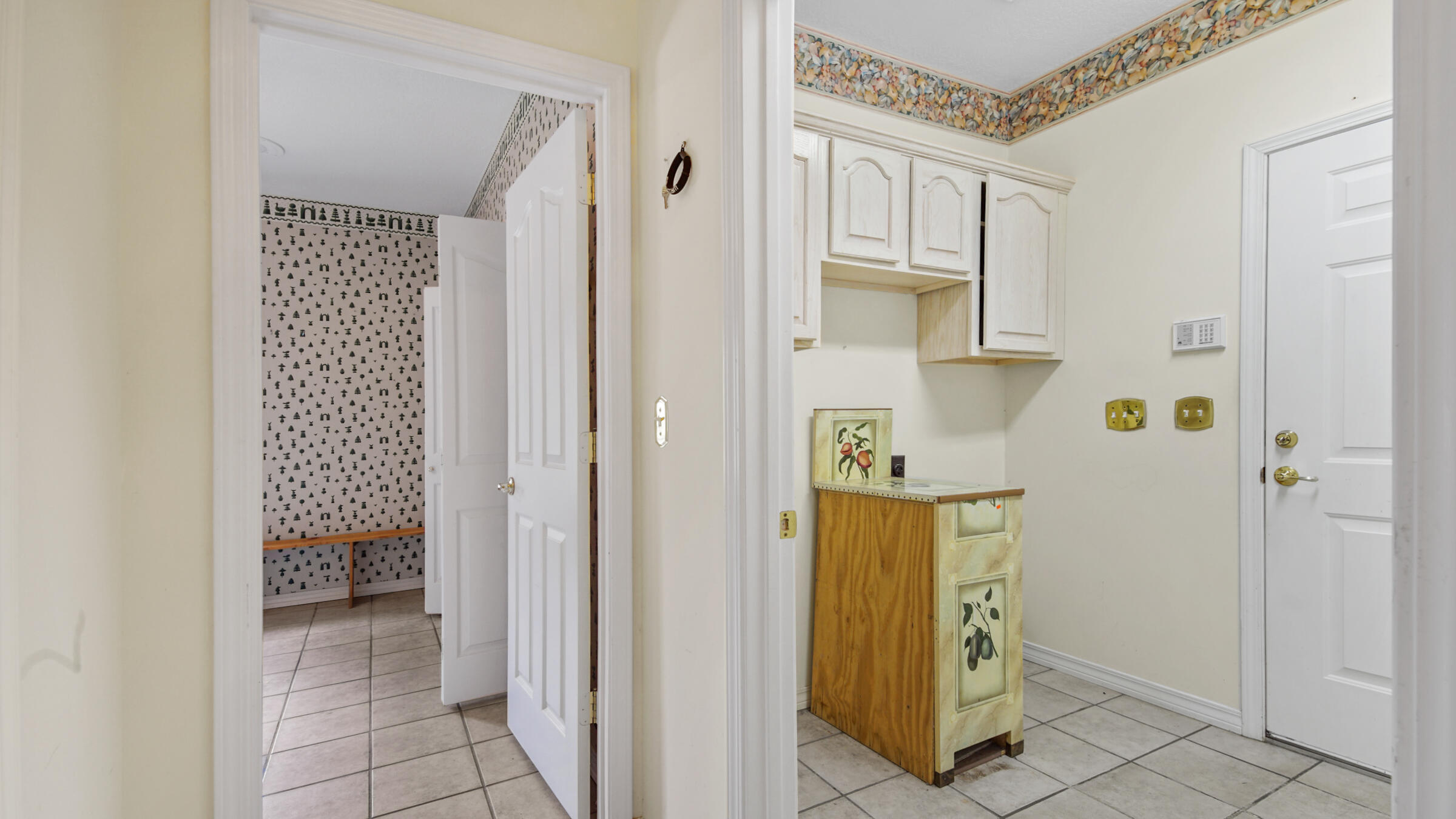 PINE SHORES - Residential