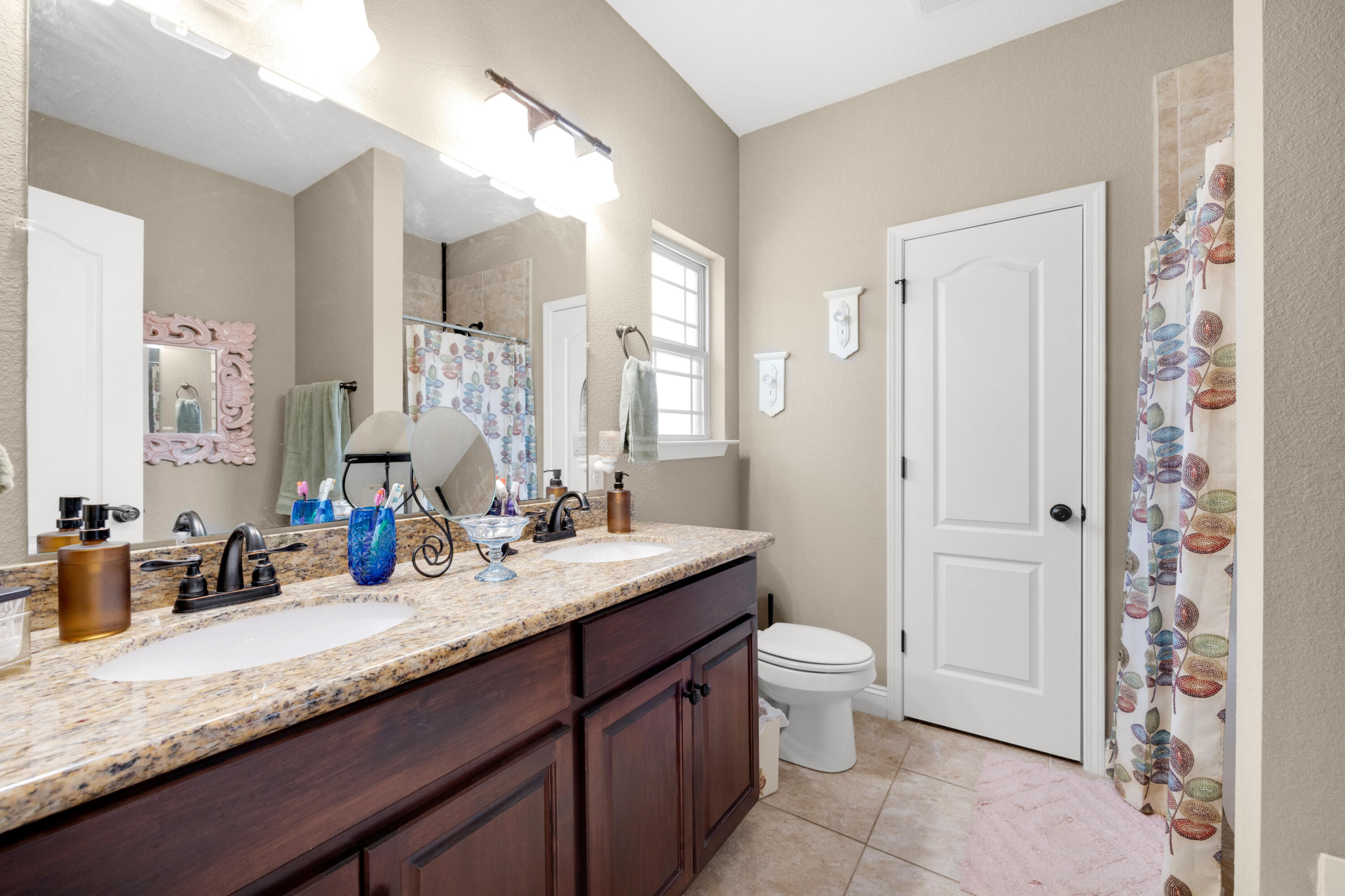 HIDDEN VALLEY - Residential