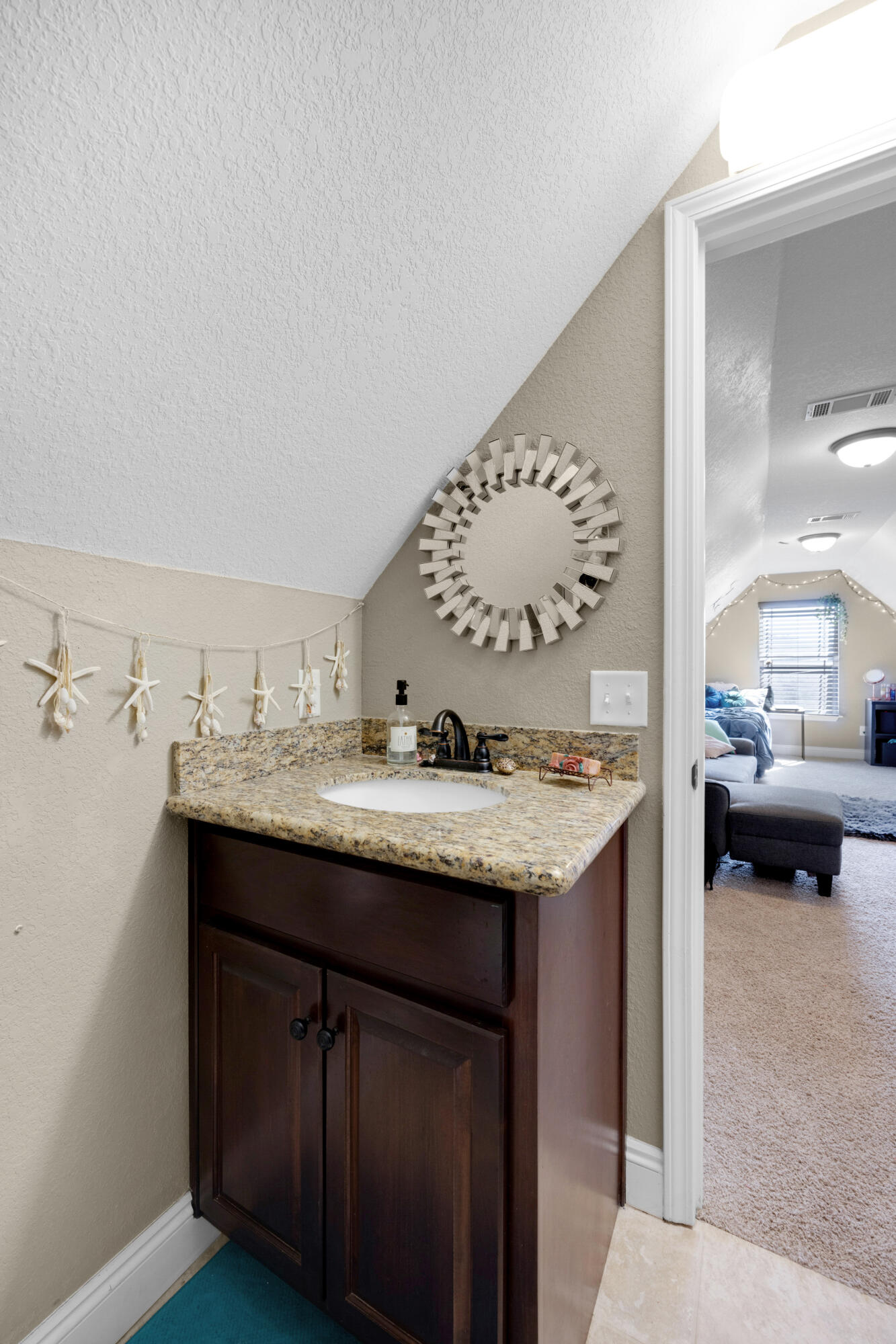 HIDDEN VALLEY - Residential