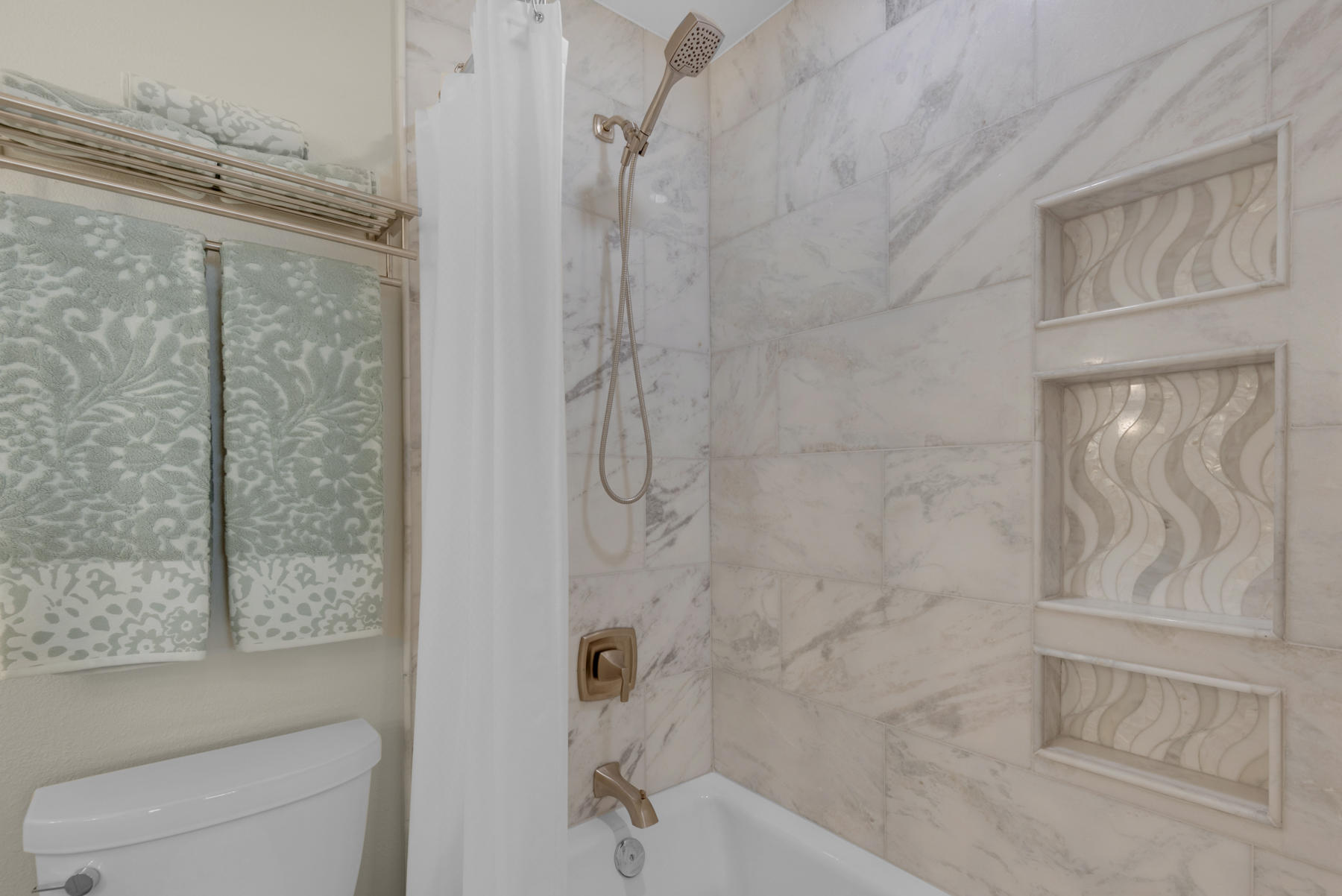 OAK HARBOUR CONDO - Residential