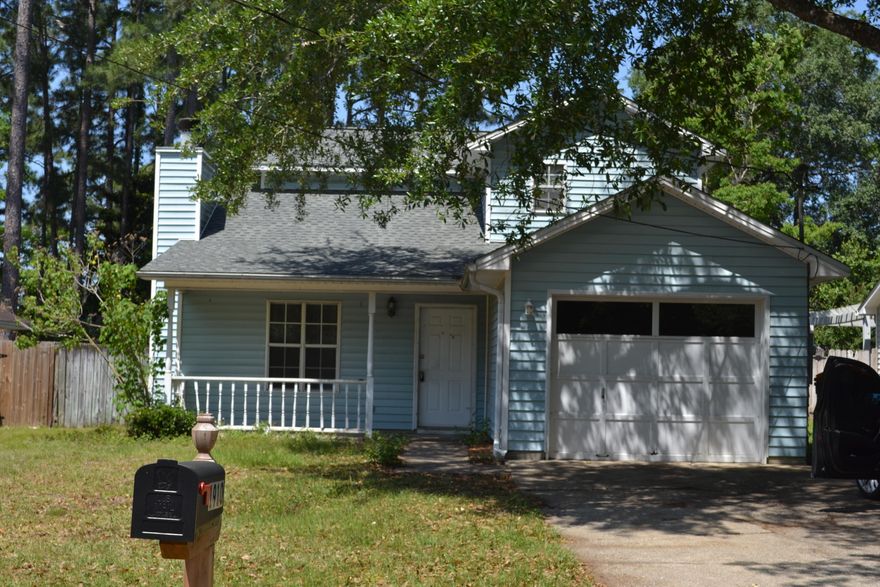 Charming home centrally located in Niceville. 3 bedroom-2 full bath with the master being on the 1st level. Home has a very large back yard and is located on a dead end road.Brand new flooring installed 2018 and a fresh coat of paint 2018. Newer roof and HVAC. Wood burning fireplace is sure to keep you cozy during the cold winter months.