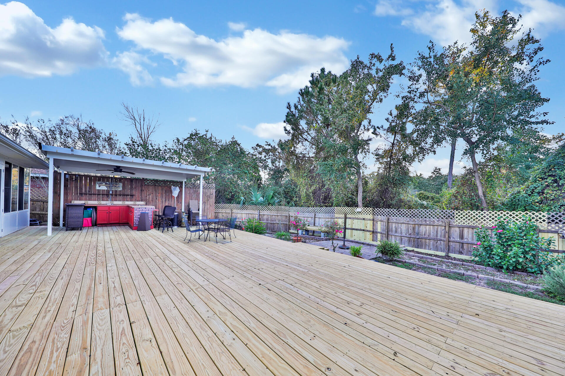 SEQUOIA ESTATES - Residential