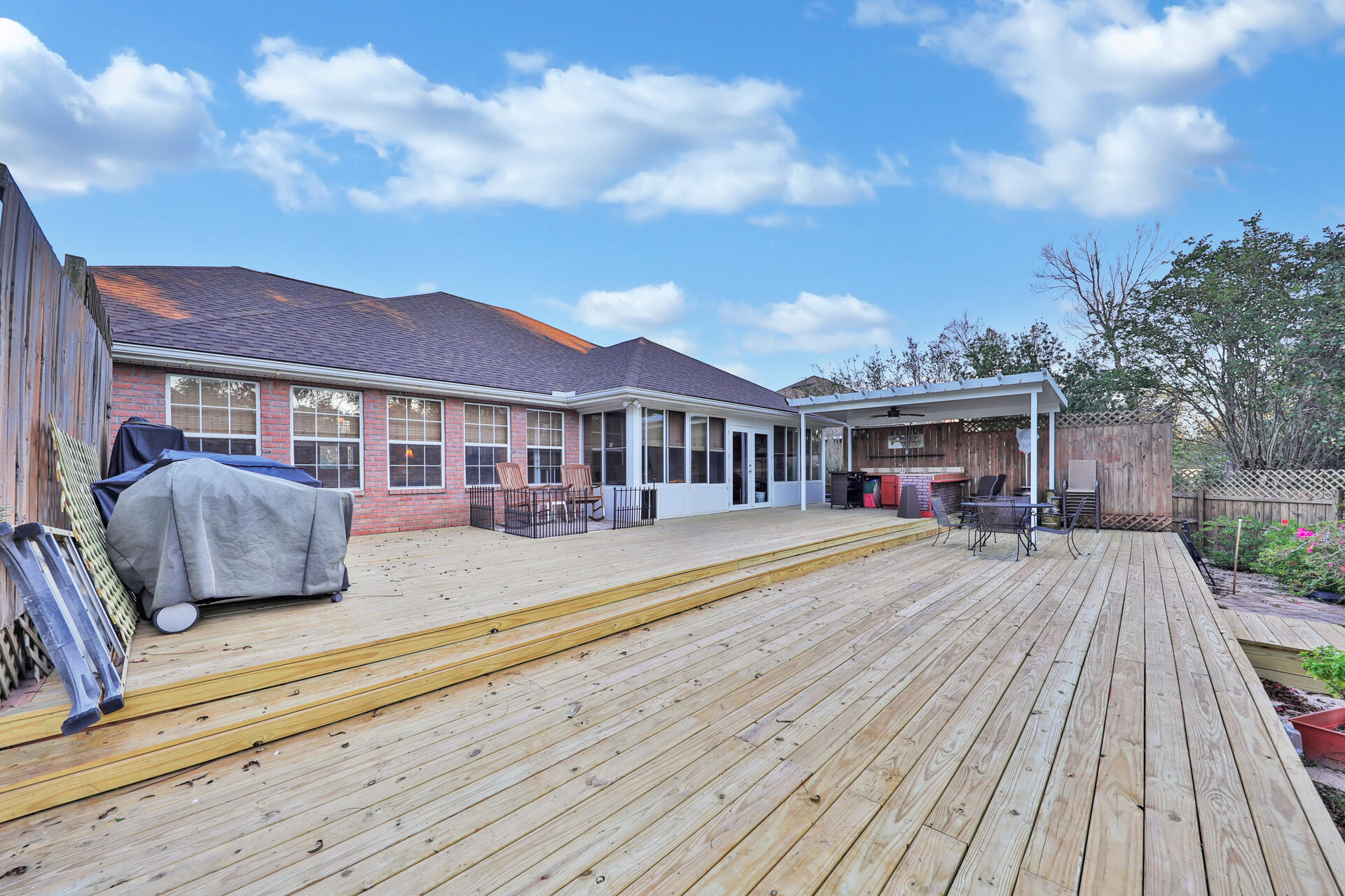 SEQUOIA ESTATES - Residential