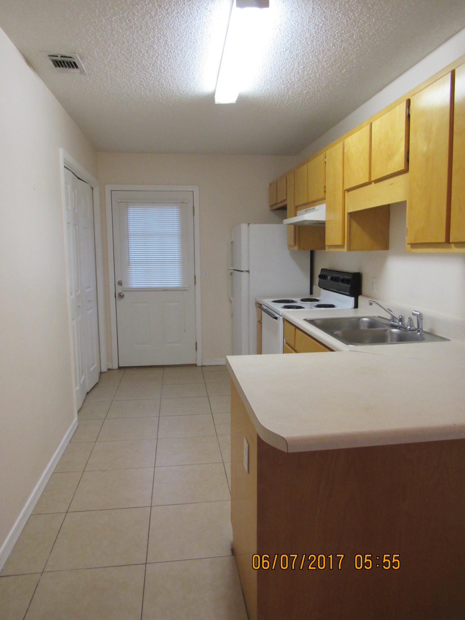 SEA LARK LANDING - Residential Lease