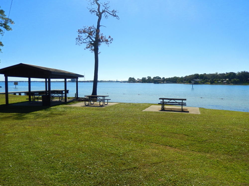 BAYOU POQUITO - Land