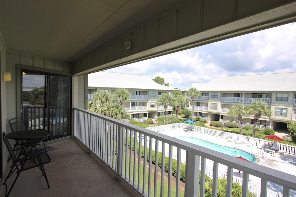 BEACHWOOD VILLAS CONDO - Residential