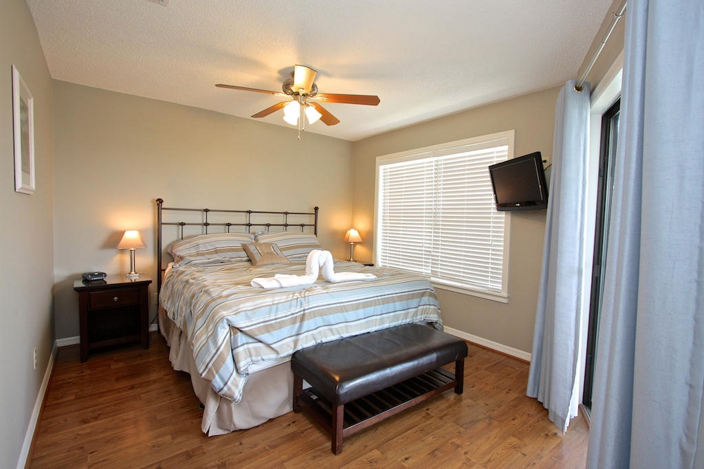BEACHWOOD VILLAS CONDO - Residential