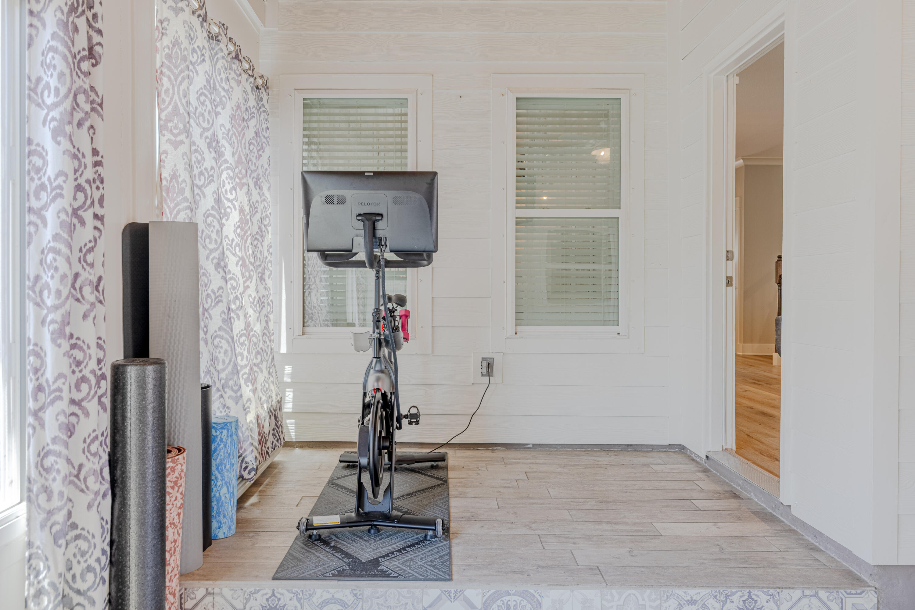 MAGNOLIA BAY CLUB T/H PH II - Residential