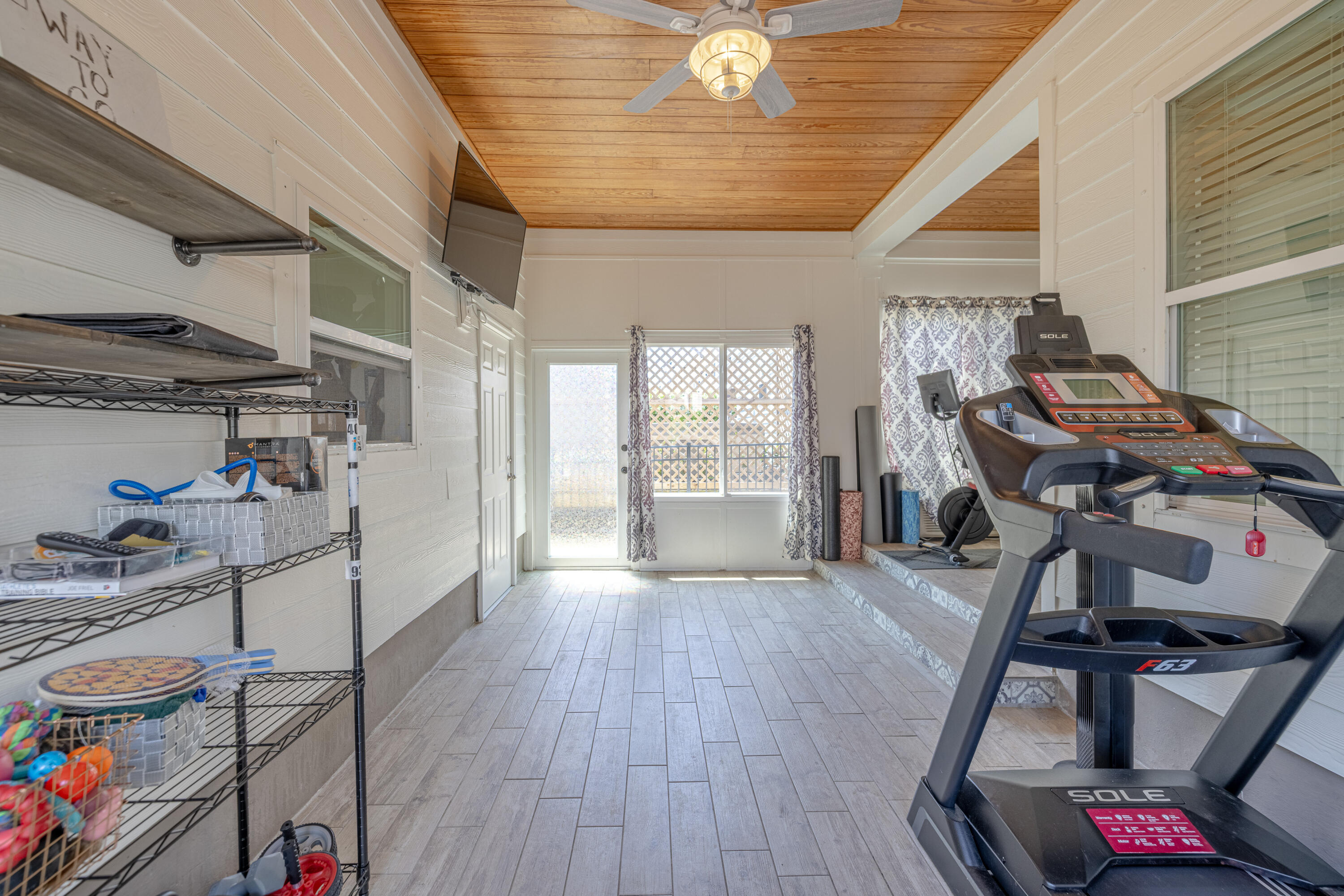 MAGNOLIA BAY CLUB T/H PH II - Residential