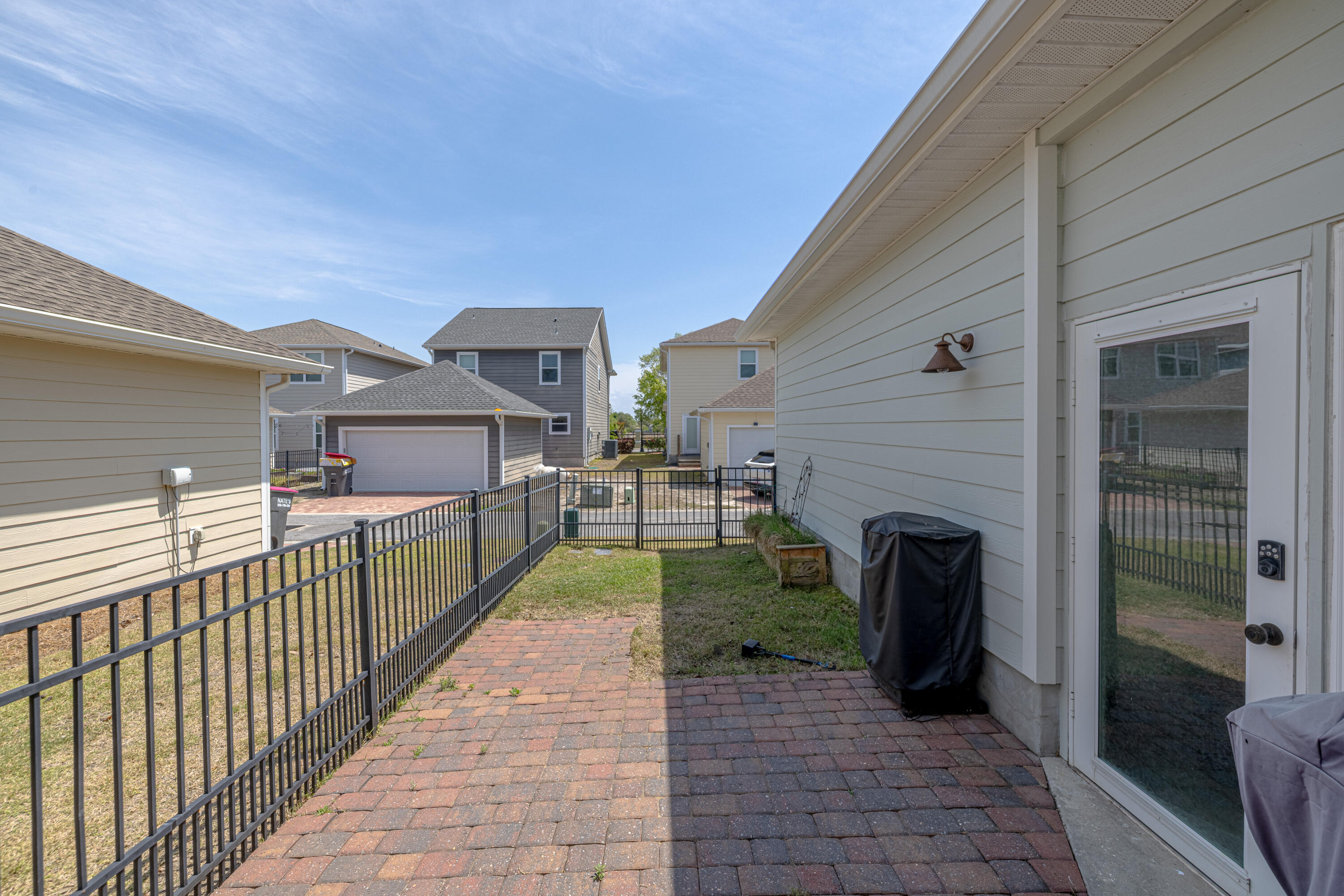 MAGNOLIA BAY CLUB T/H PH II - Residential