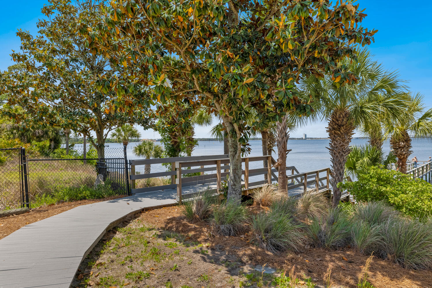 MAGNOLIA BAY CLUB T/H PH II - Residential