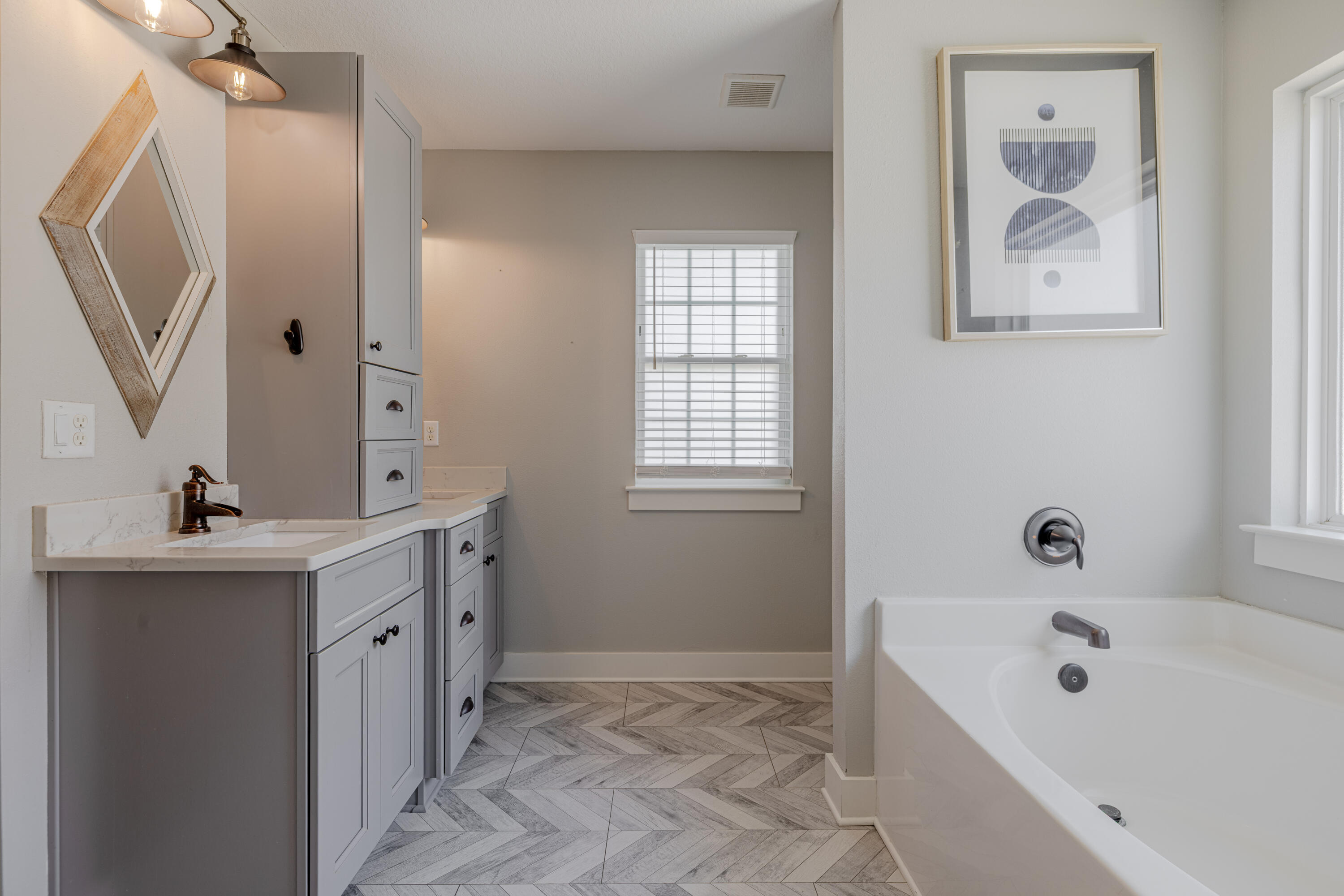 MAGNOLIA BAY CLUB T/H PH II - Residential