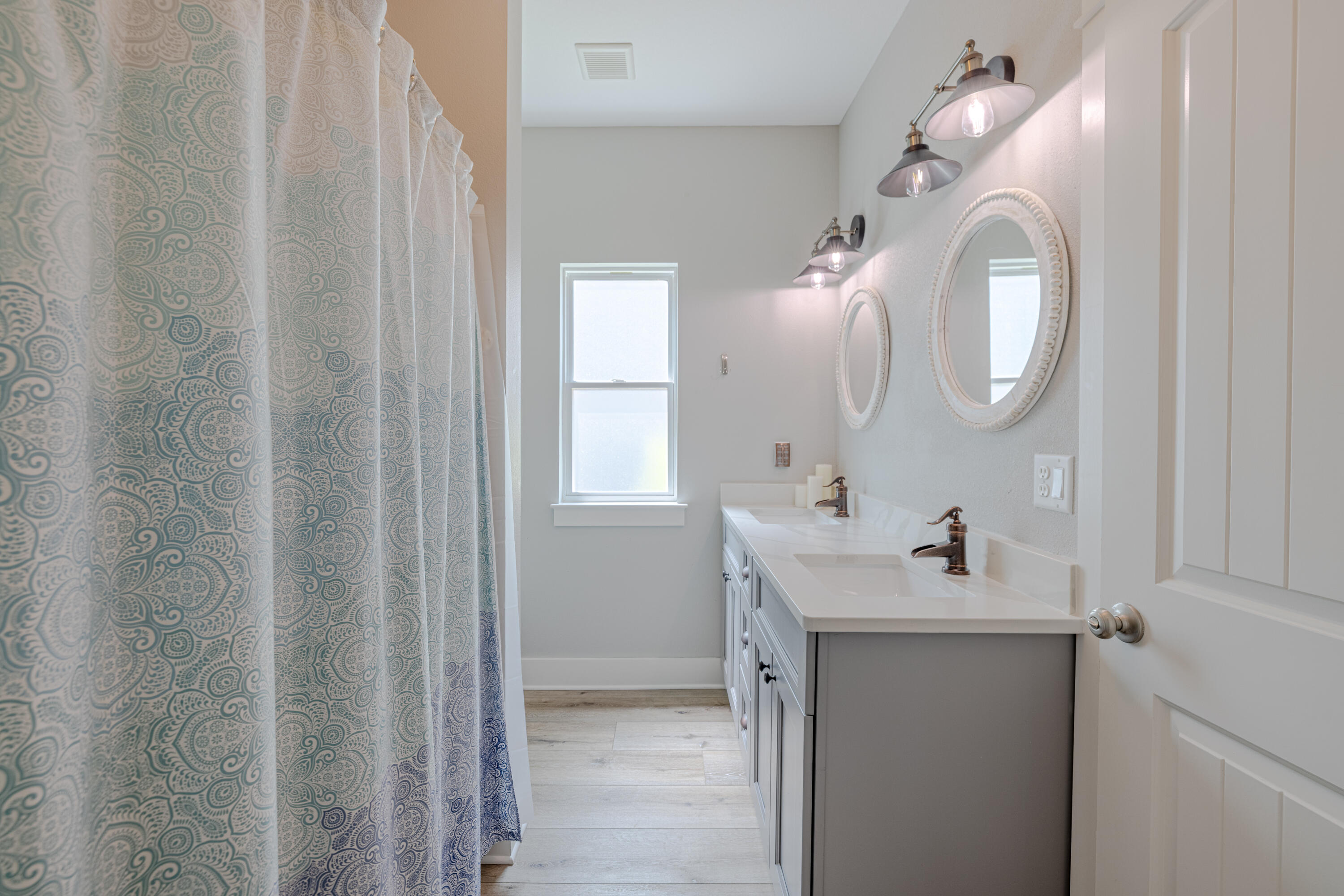 MAGNOLIA BAY CLUB T/H PH II - Residential