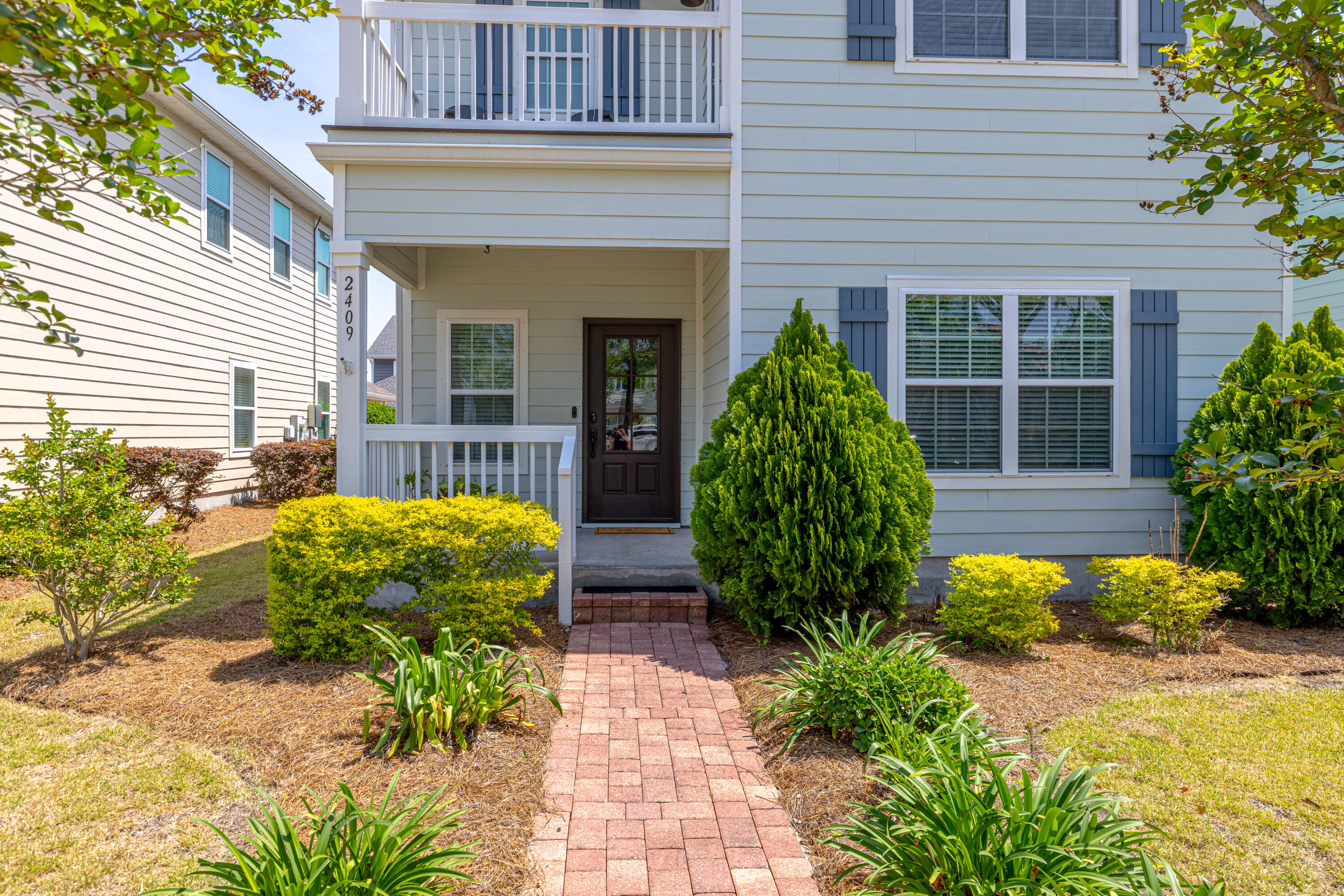 MAGNOLIA BAY CLUB T/H PH II - Residential