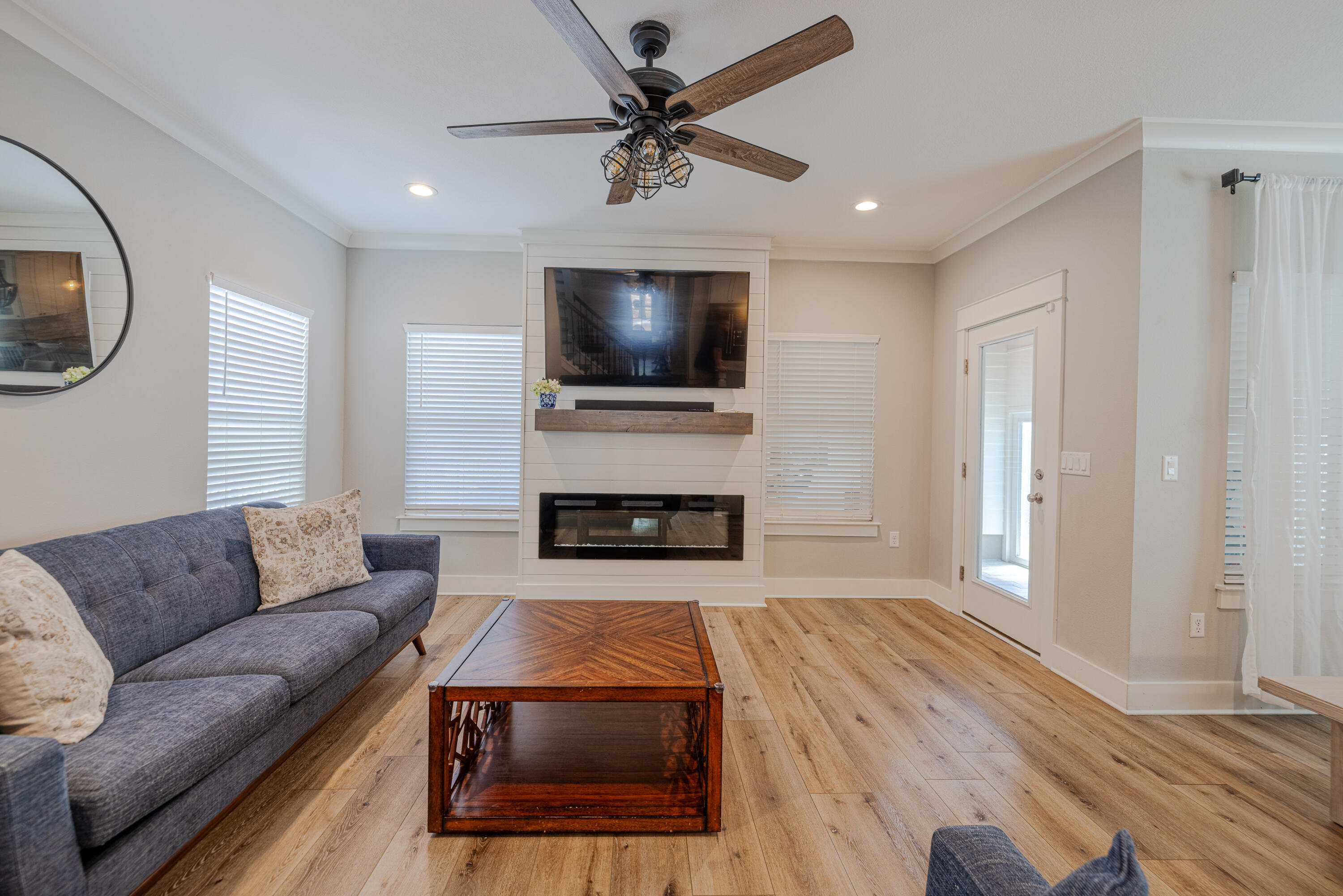 MAGNOLIA BAY CLUB T/H PH II - Residential