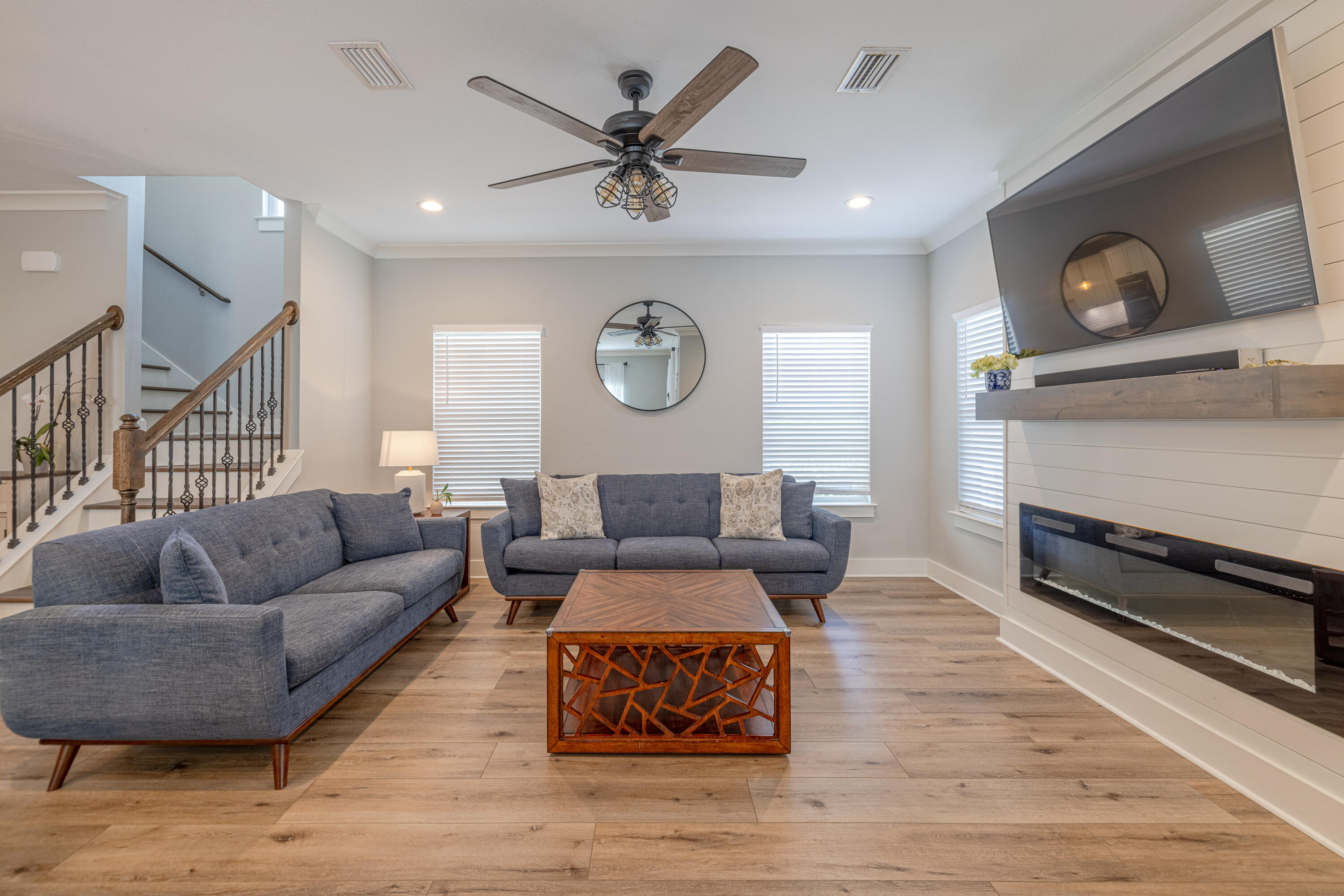 MAGNOLIA BAY CLUB T/H PH II - Residential