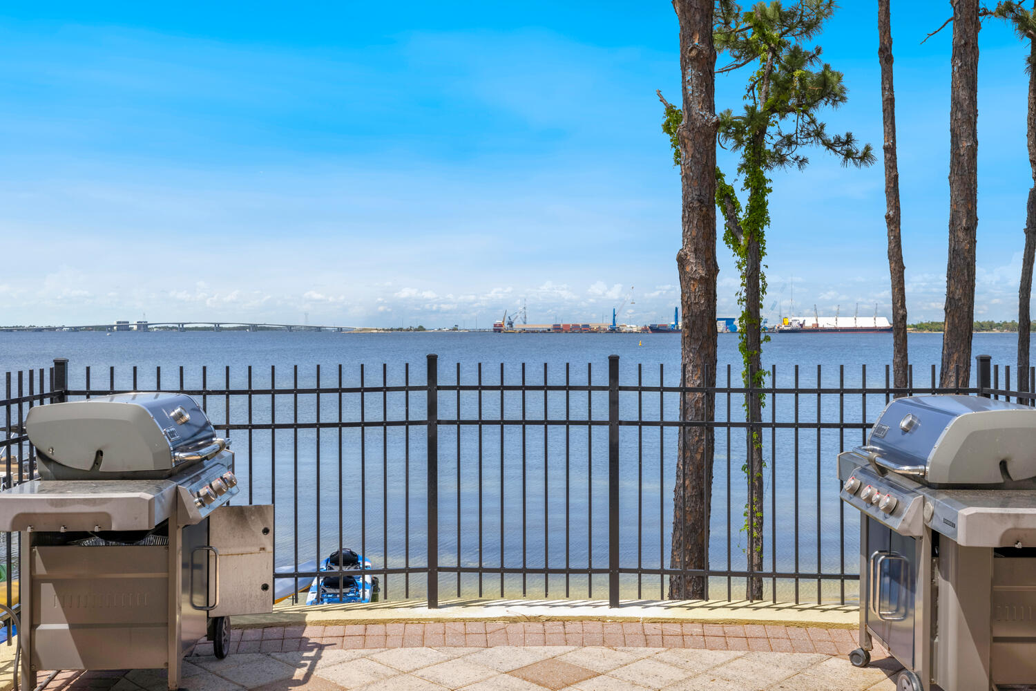 MAGNOLIA BAY CLUB T/H PH II - Residential