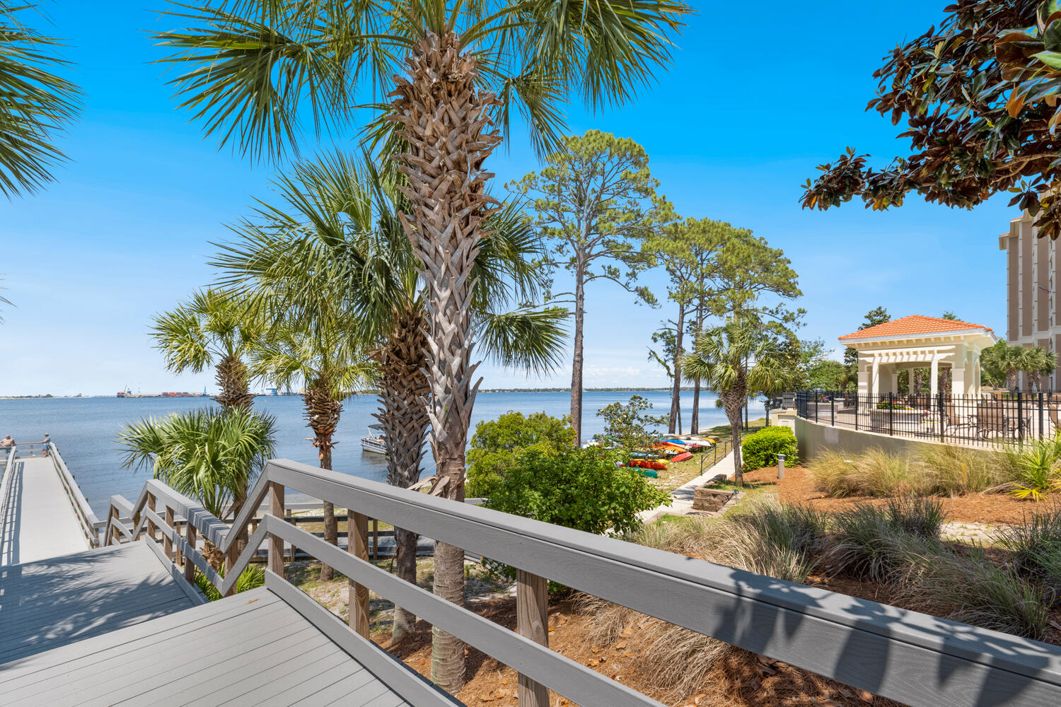 MAGNOLIA BAY CLUB T/H PH II - Residential
