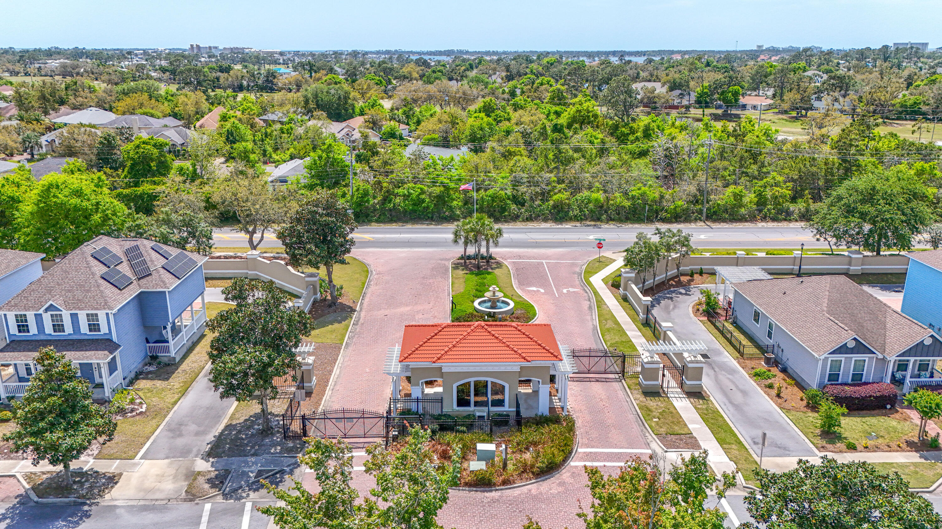 MAGNOLIA BAY CLUB T/H PH II - Residential