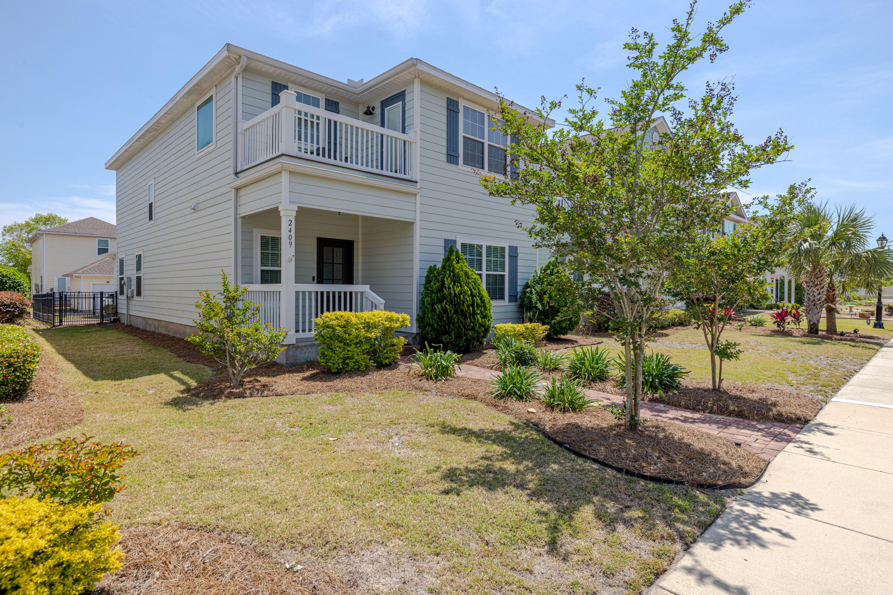 MAGNOLIA BAY CLUB T/H PH II - Residential