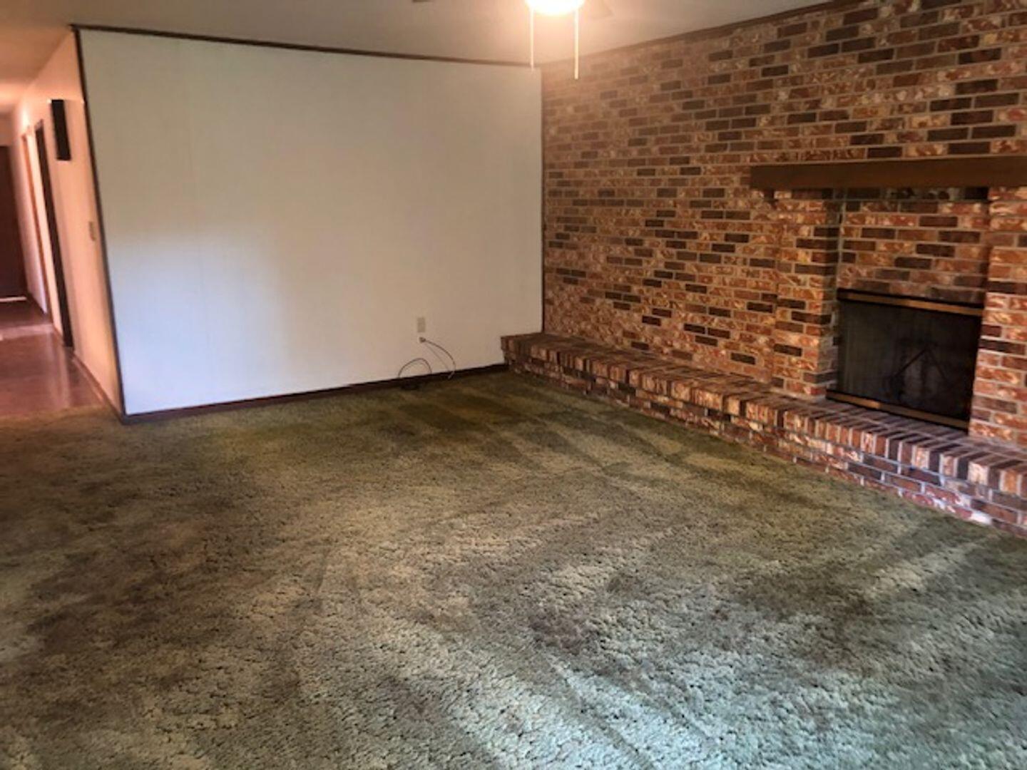 FOREST MANOR 1ST ADD LOT 7 - Residential Lease