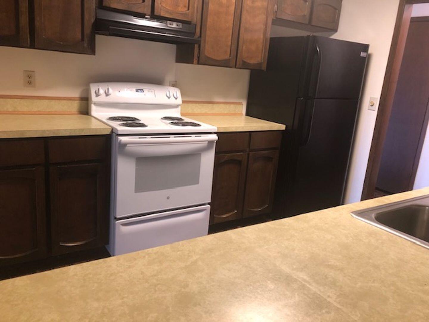 FOREST MANOR 1ST ADD LOT 7 - Residential Lease
