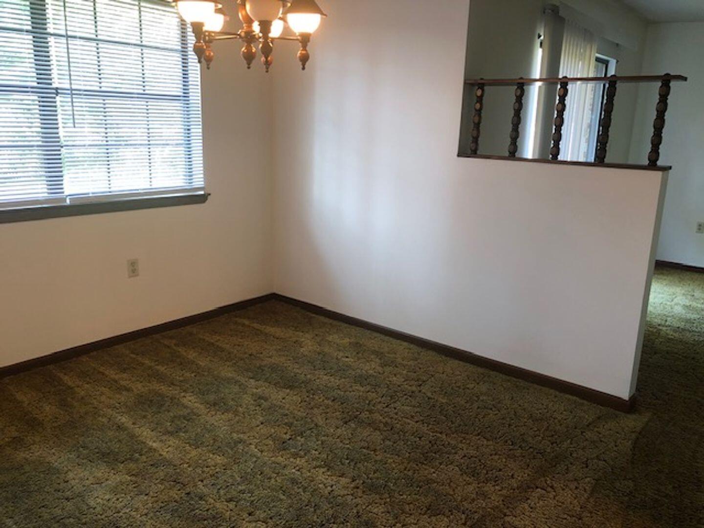 FOREST MANOR 1ST ADD LOT 7 - Residential Lease