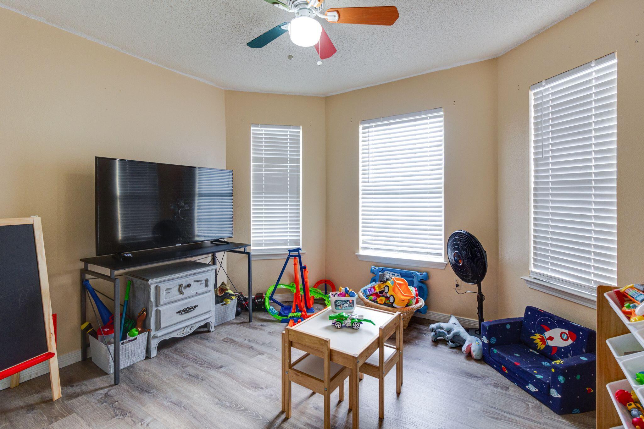 SANDY DUNES - Residential Lease