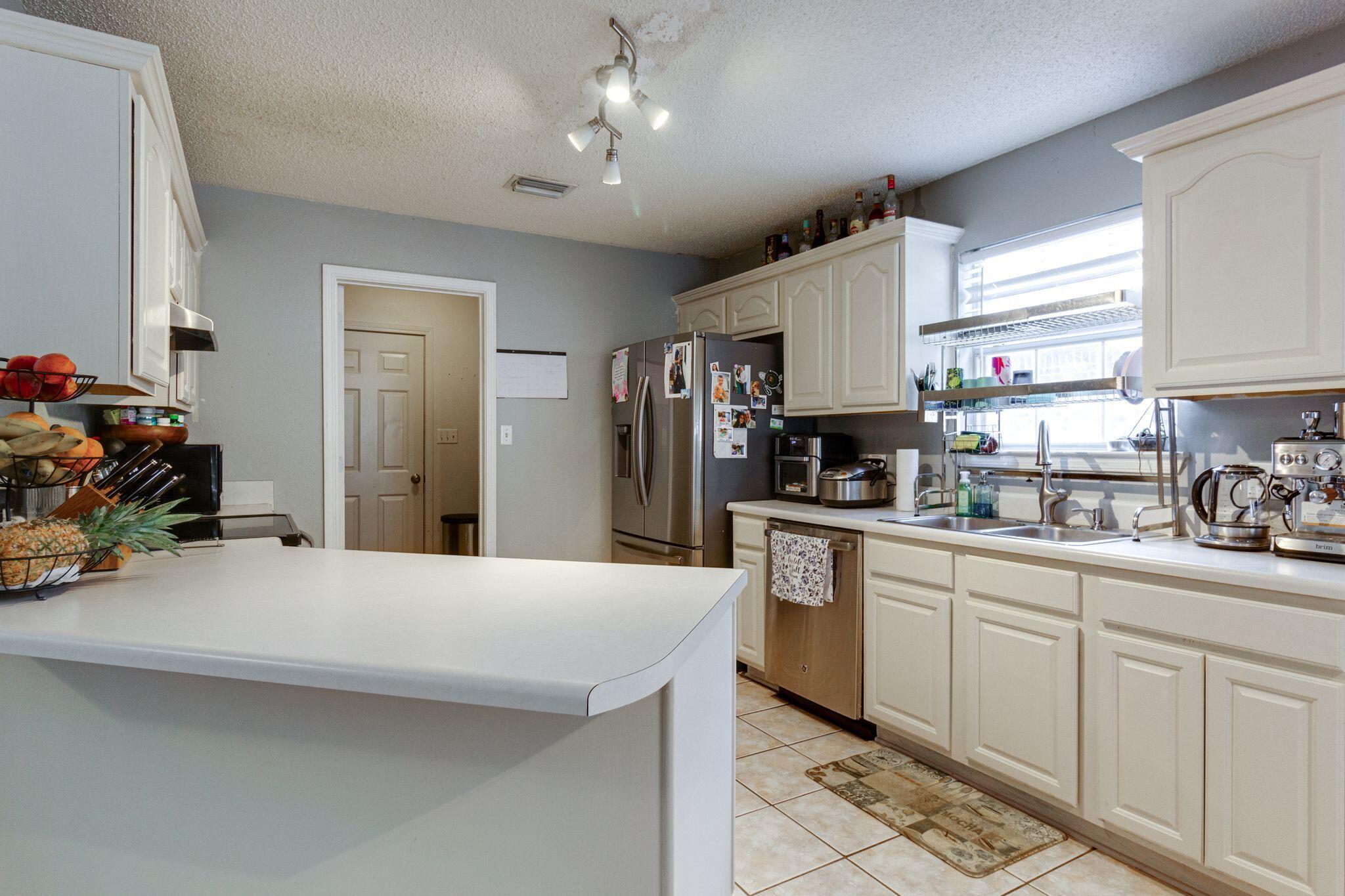 SANDY DUNES - Residential Lease