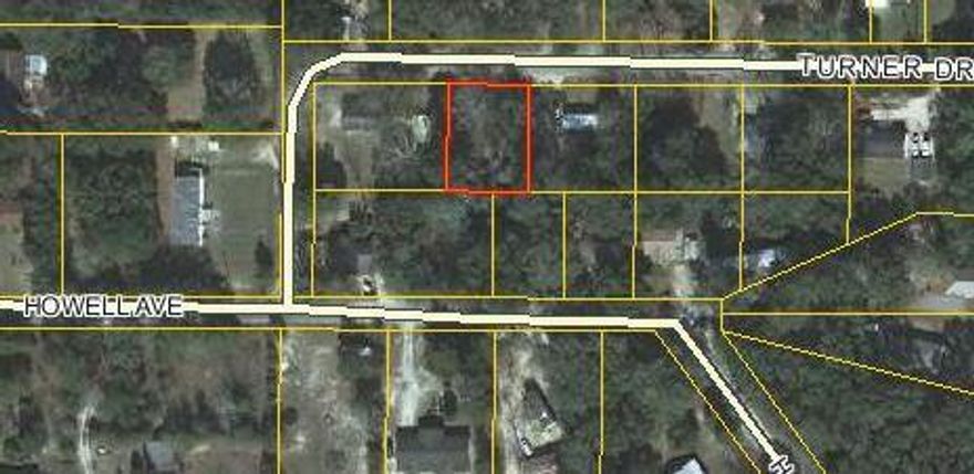 Great Opportunity to own a home site just outside the City limits. Avoid the hustle and bustle of the City, yet you're an easy drive to the Beaches, or all that Historic Defuniak Springs has to offer. Newer Septic tank was installed by previous tenant. Ready for new home, mobile home, or RV! No Homeowner's association dues, mean you have the freedom to enjoy your homestead, however you please. Have a look today, and make an offer!