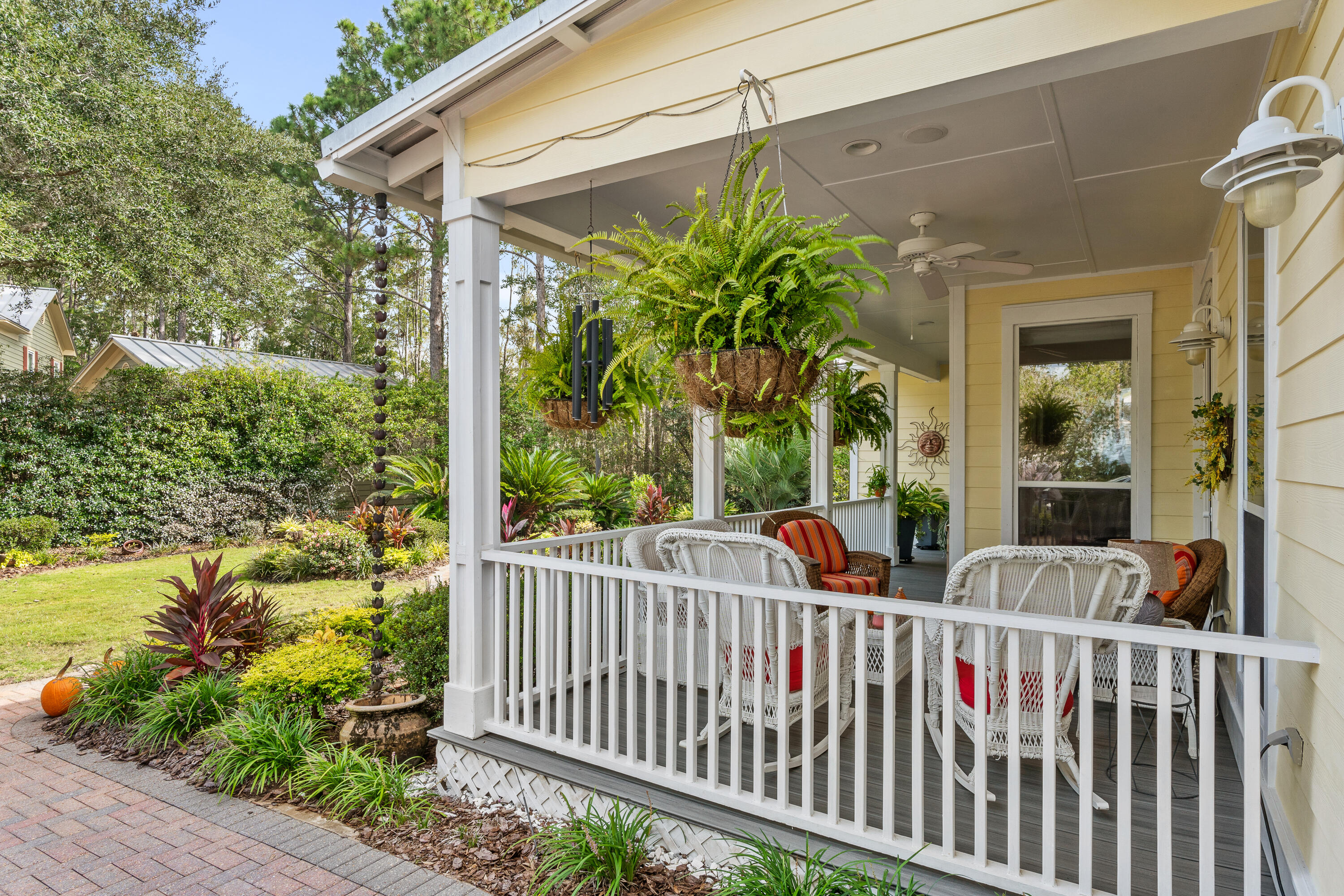 CRYSTAL LAKE - Residential