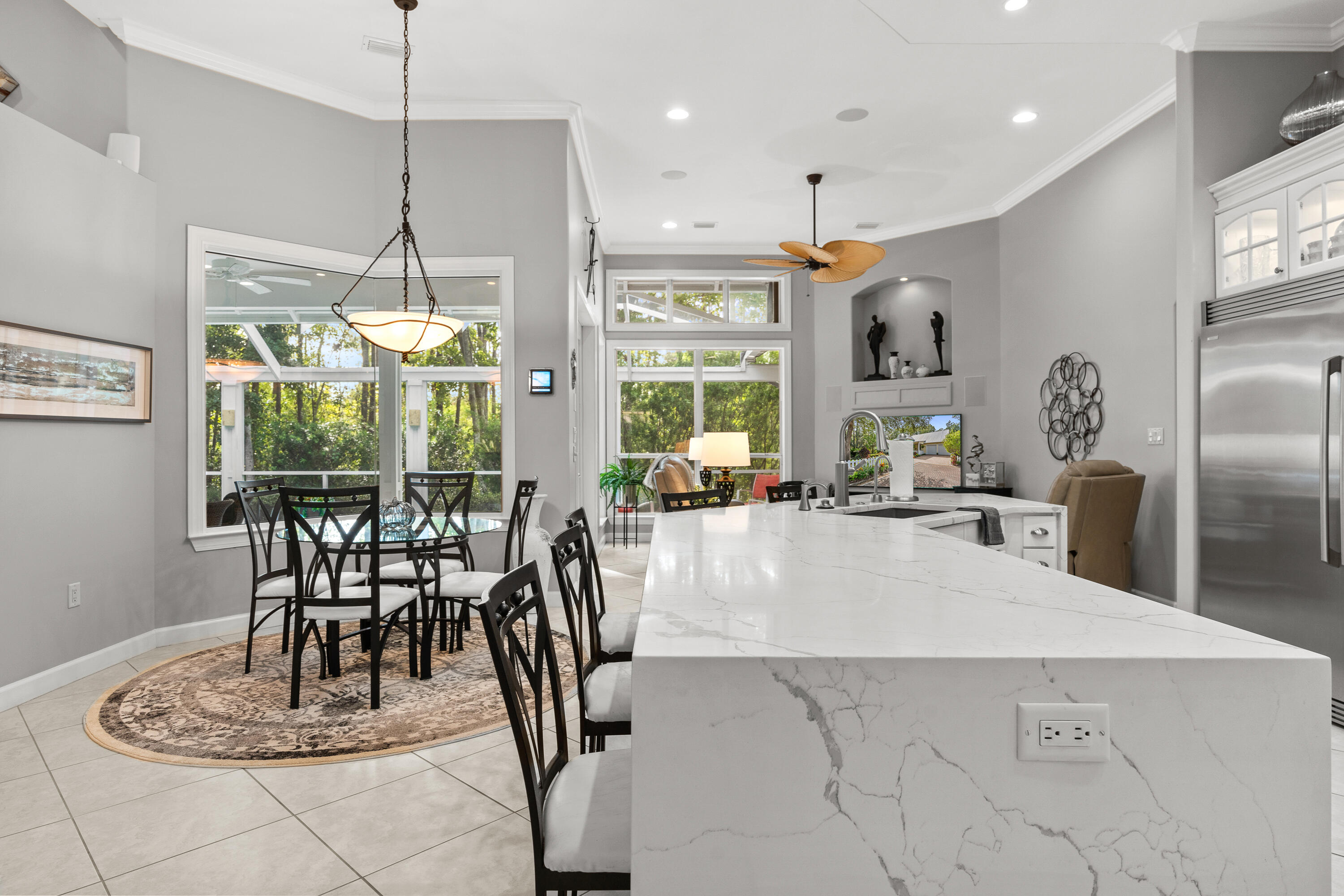 CRYSTAL LAKE - Residential