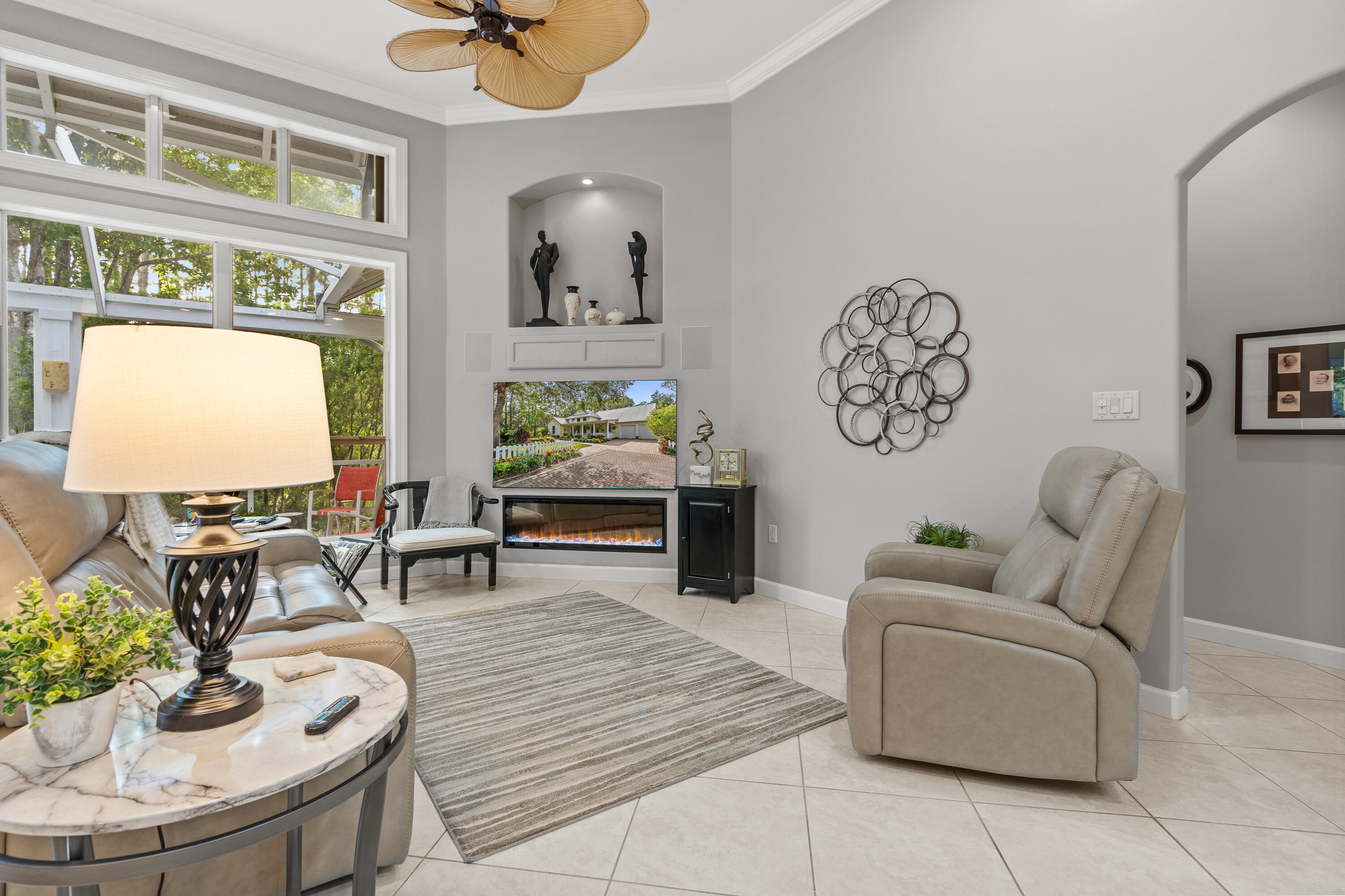 CRYSTAL LAKE - Residential