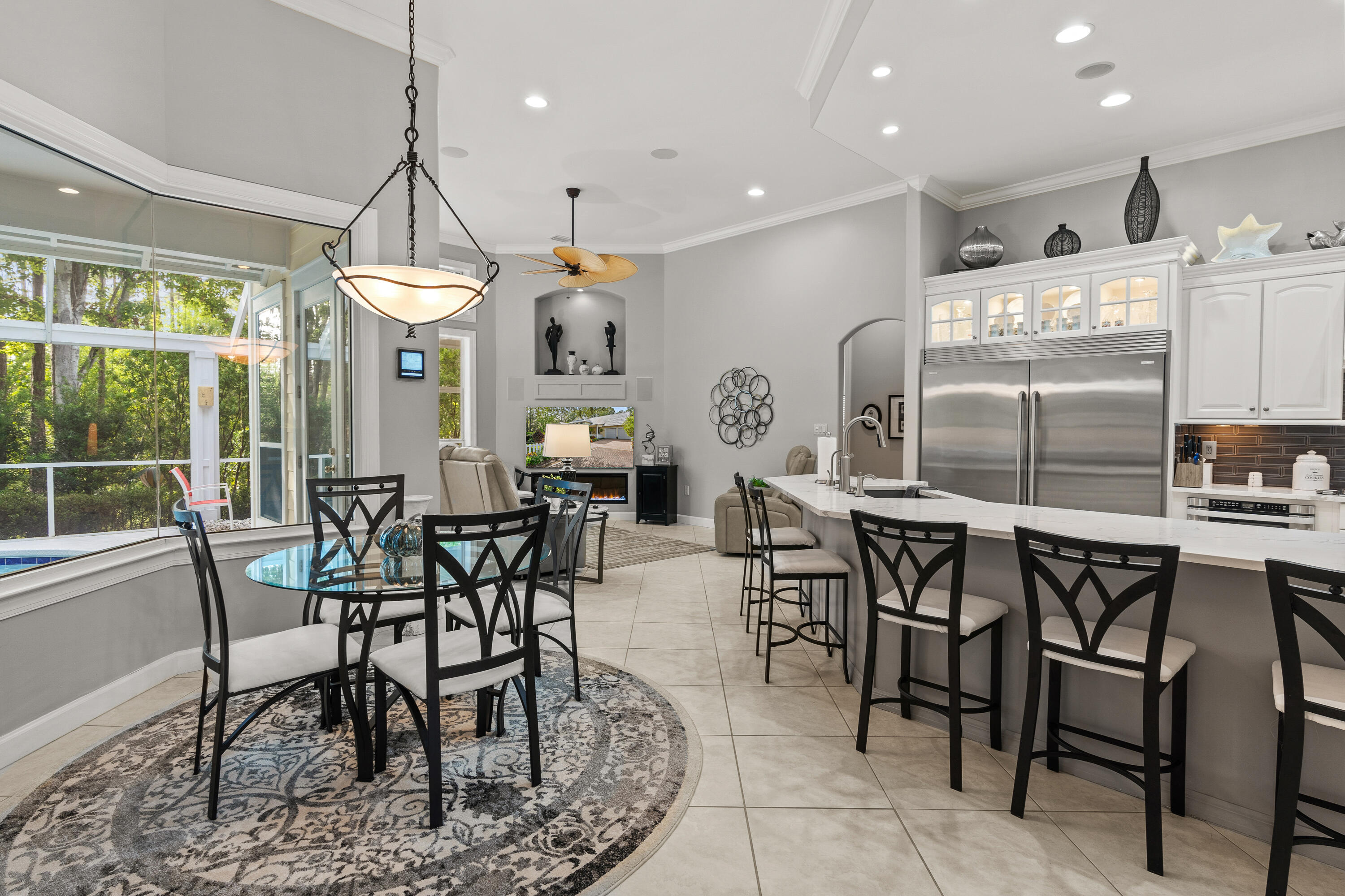 CRYSTAL LAKE - Residential