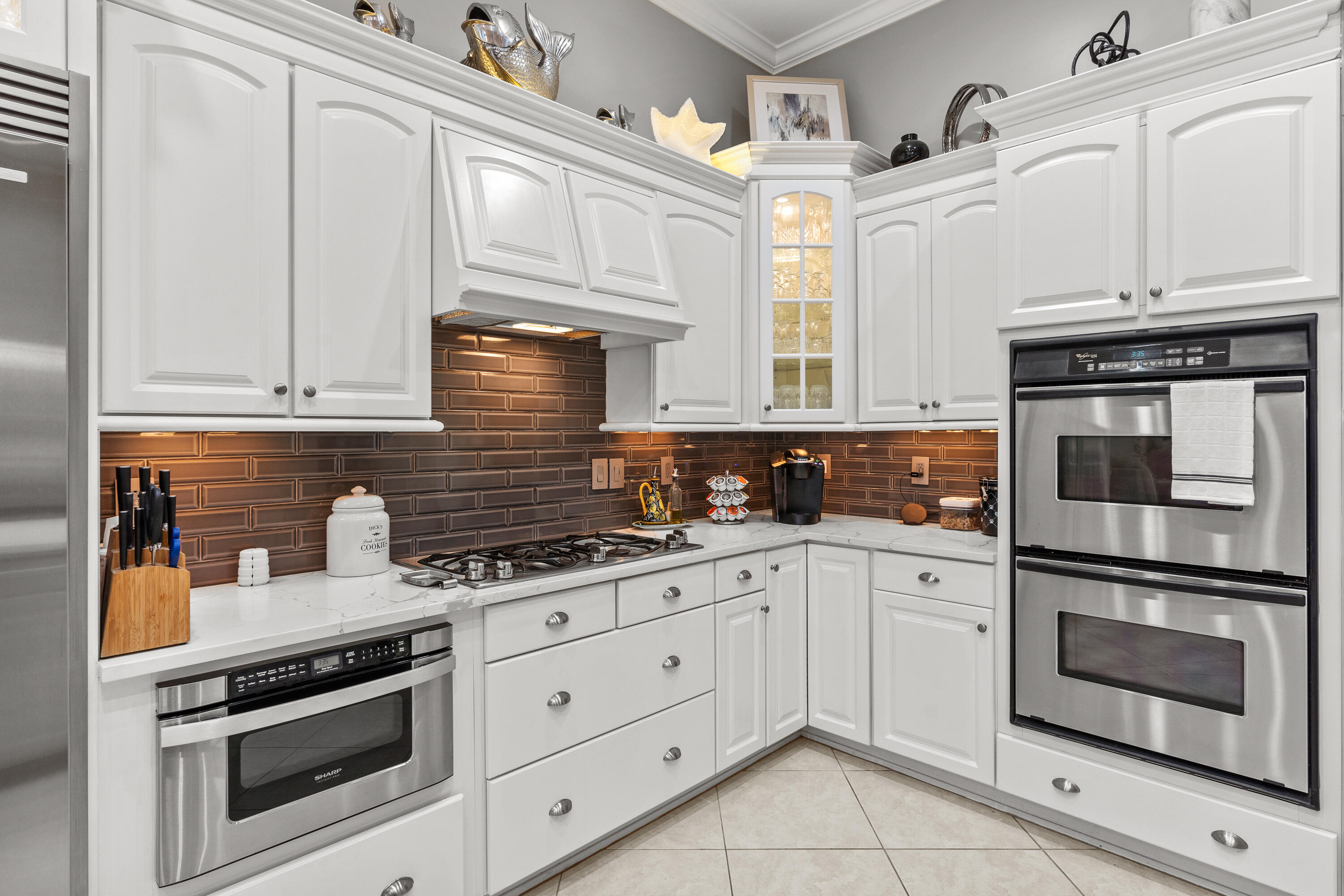 CRYSTAL LAKE - Residential