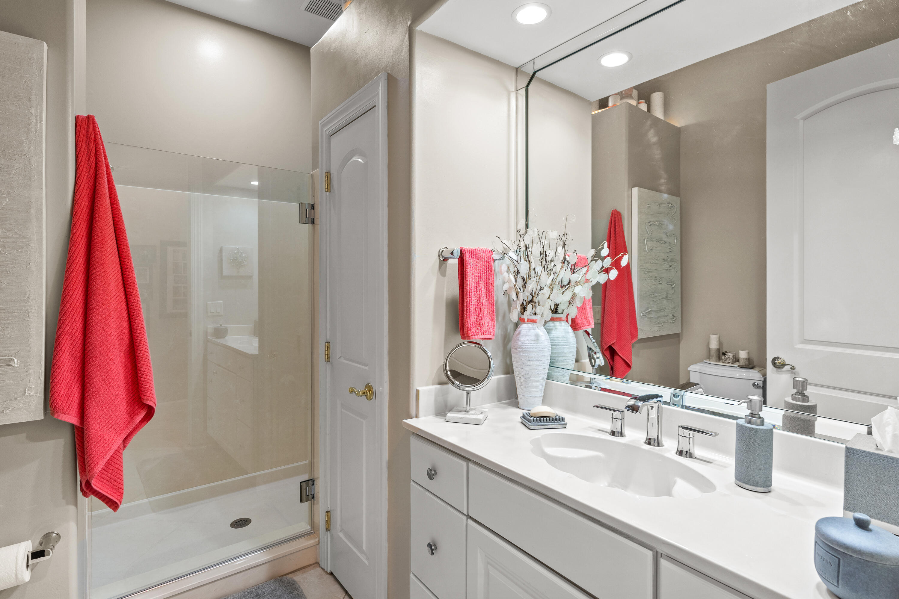 CRYSTAL LAKE - Residential