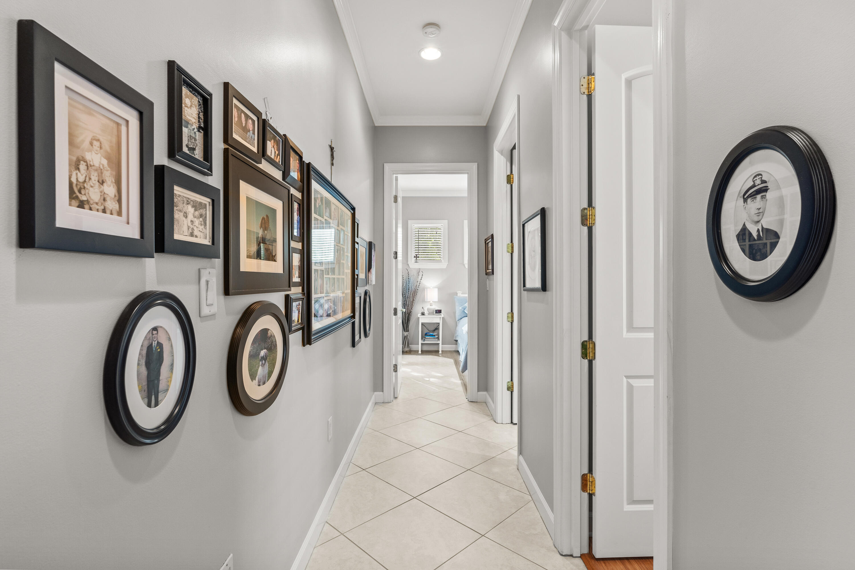 CRYSTAL LAKE - Residential