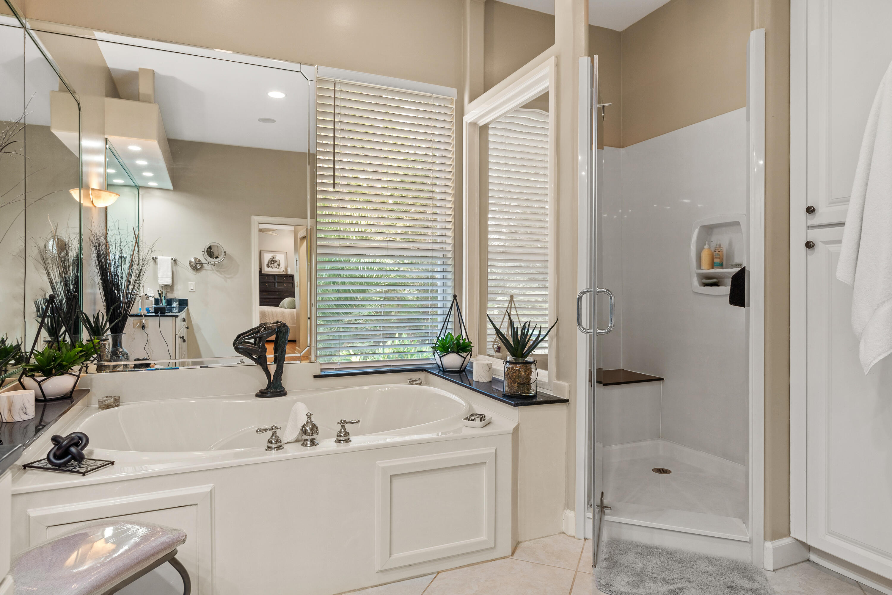 CRYSTAL LAKE - Residential