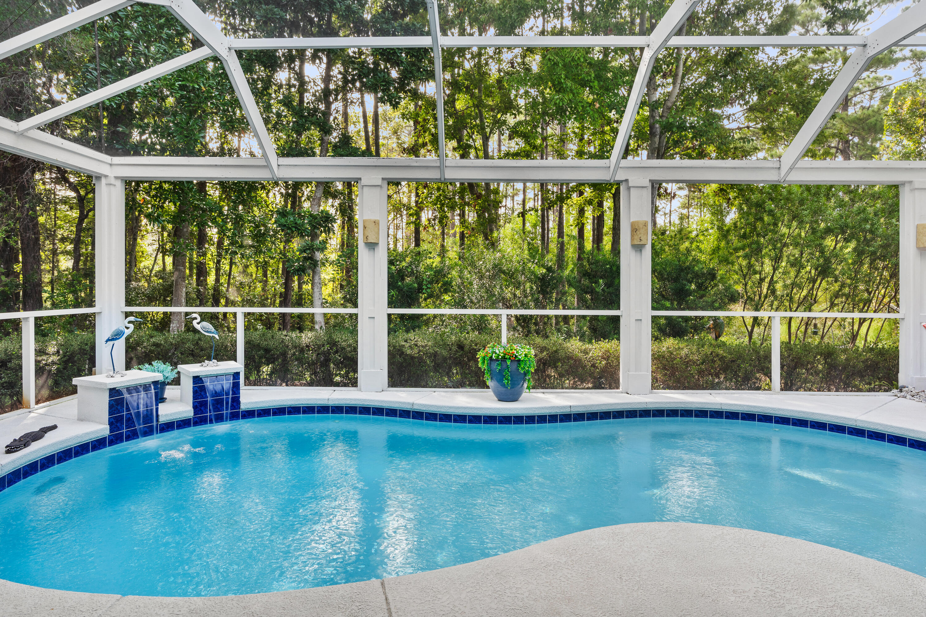 CRYSTAL LAKE - Residential