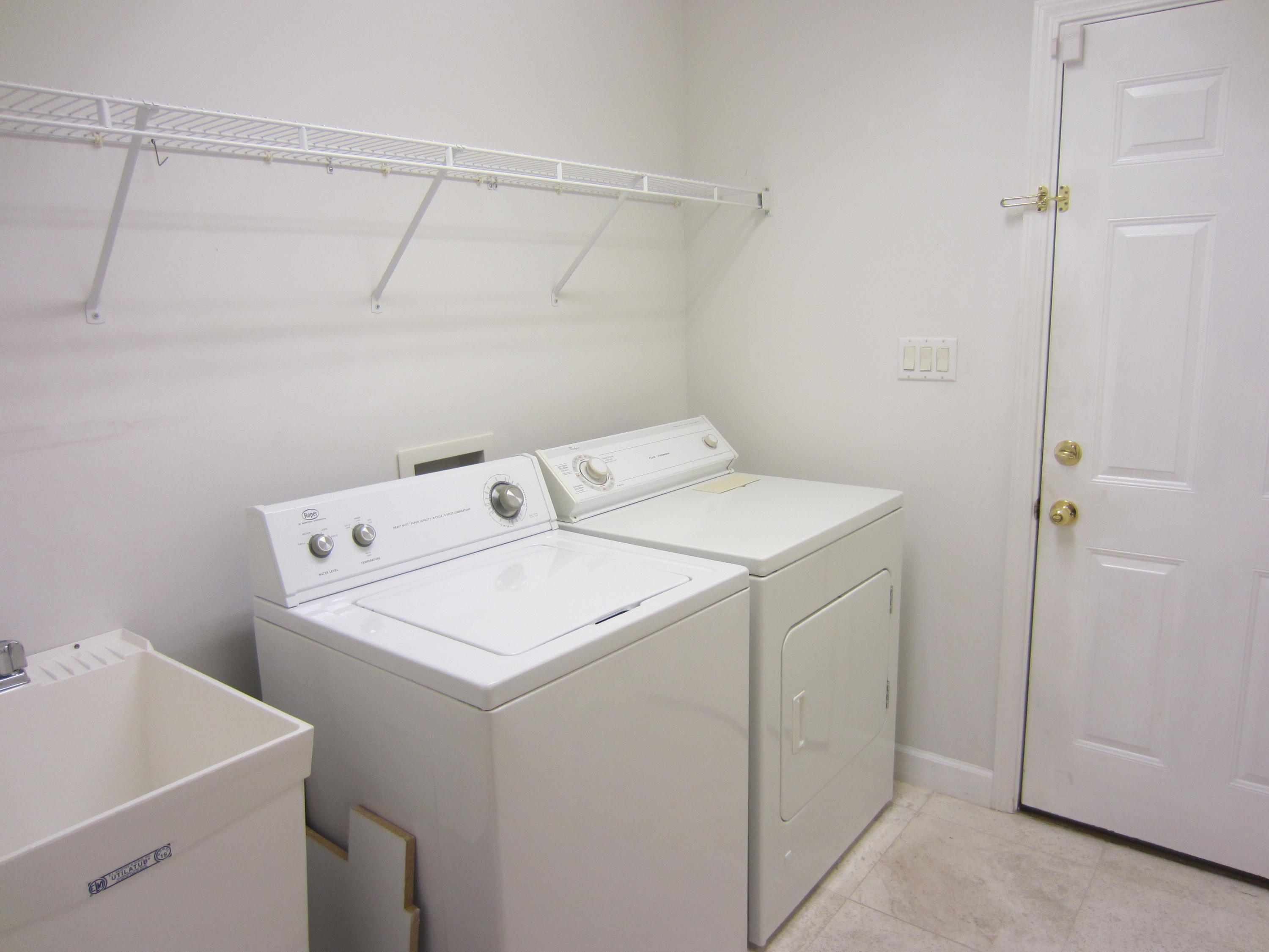 ROCKY BAYOU COUNTRY CLUB ESTATES 11 - Residential