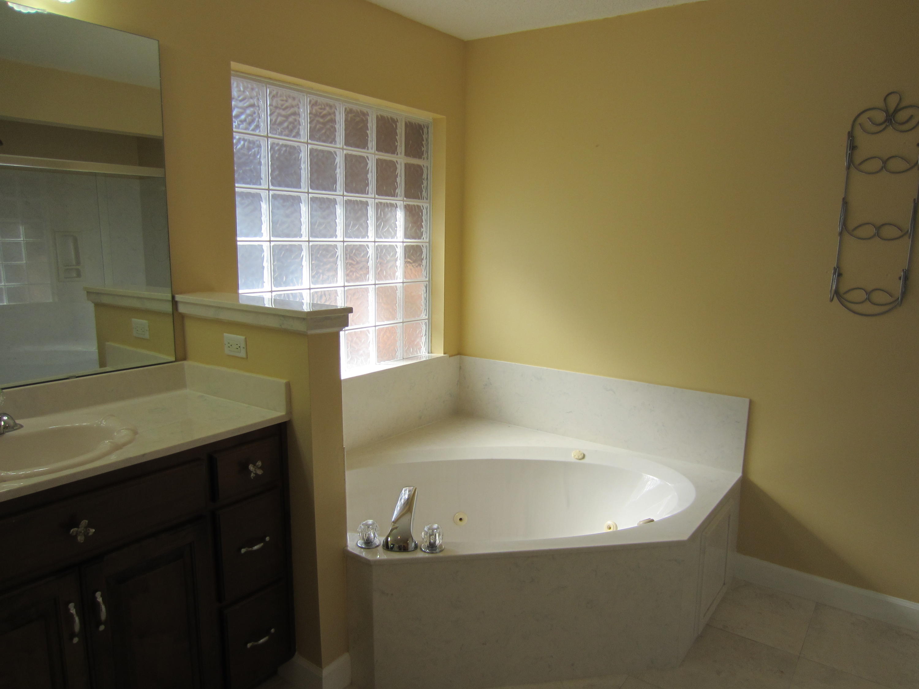 ROCKY BAYOU COUNTRY CLUB ESTATES 11 - Residential