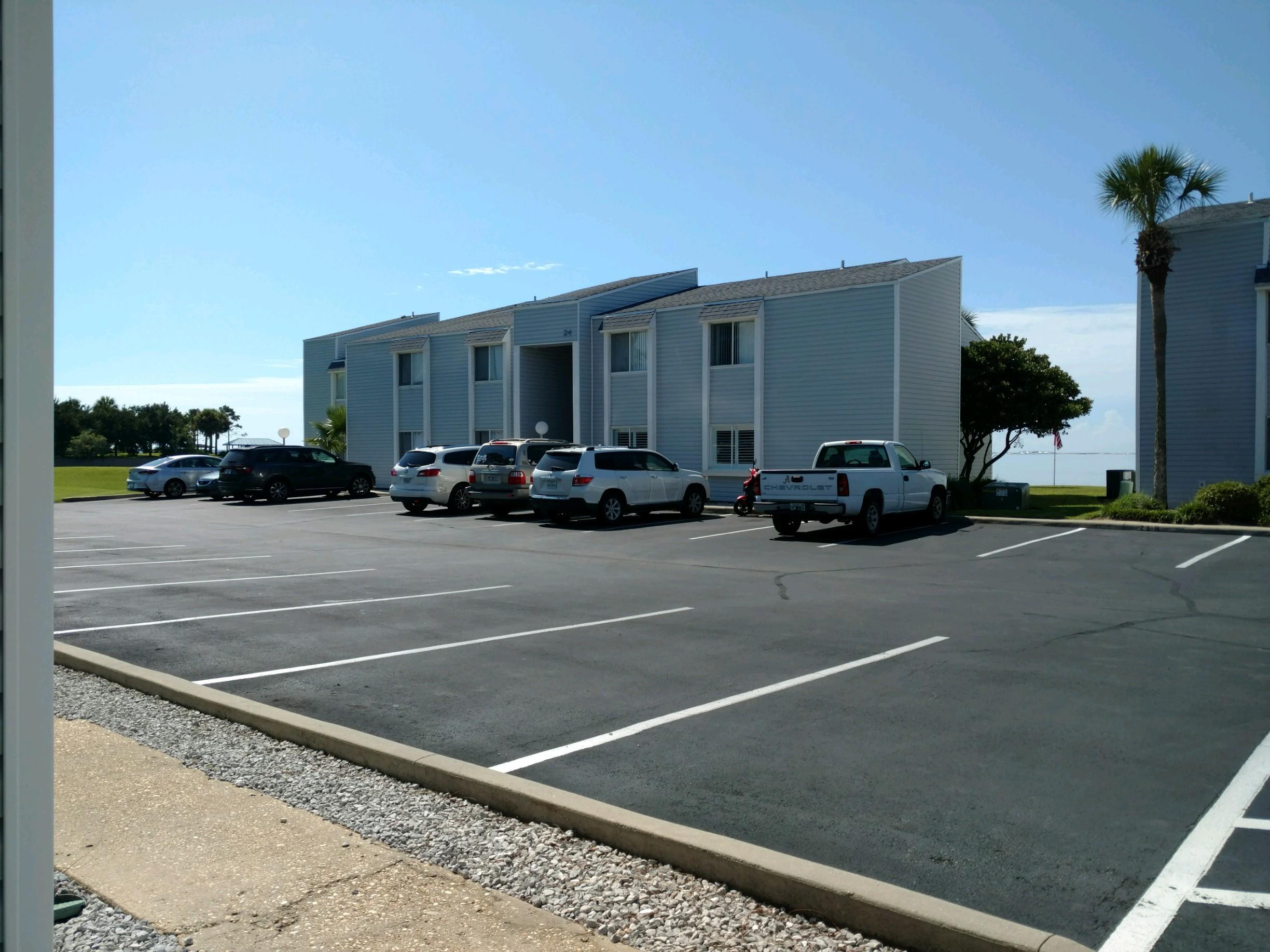 FINISTERRA CONDO - Residential