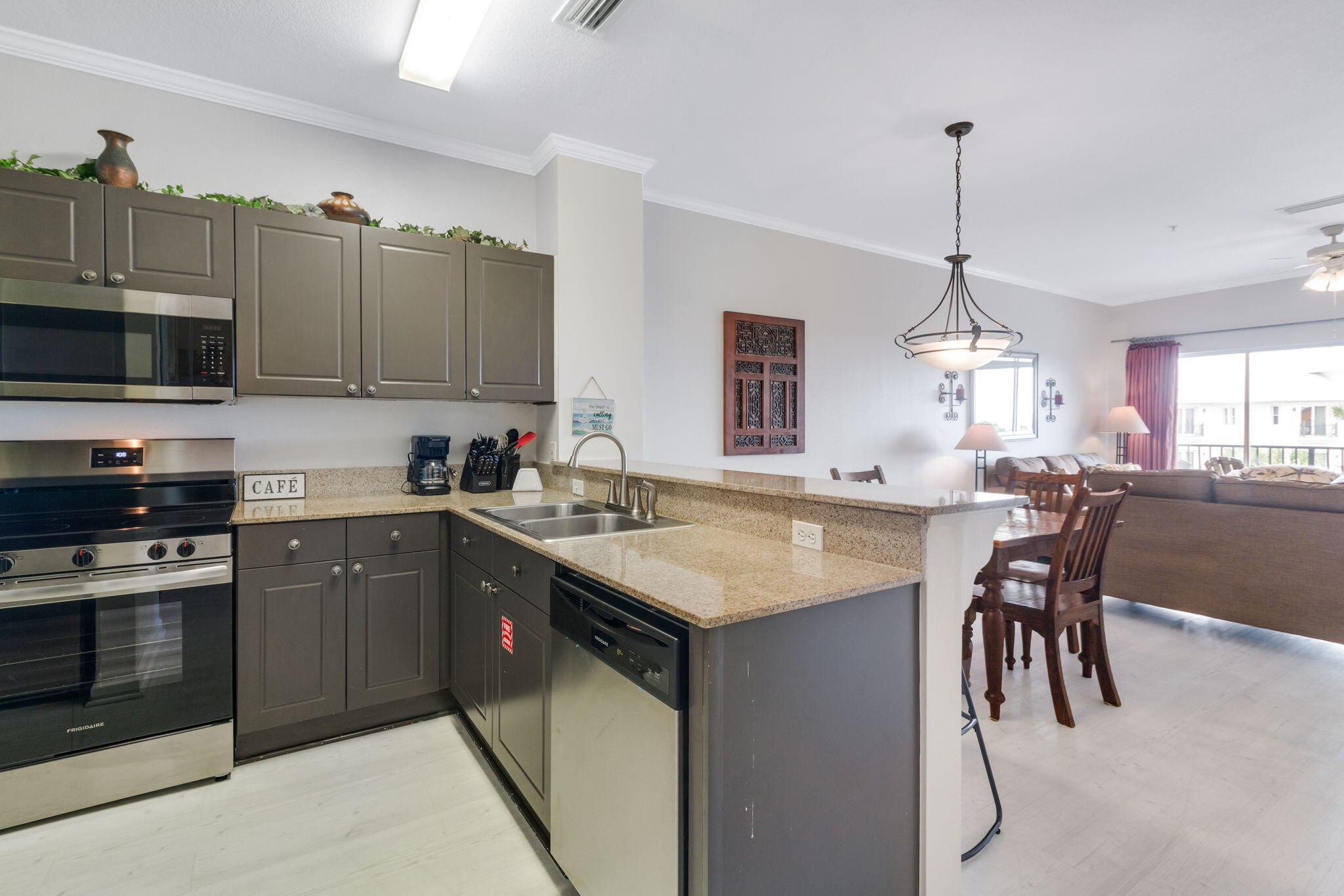 EMERALD WATERS - Residential