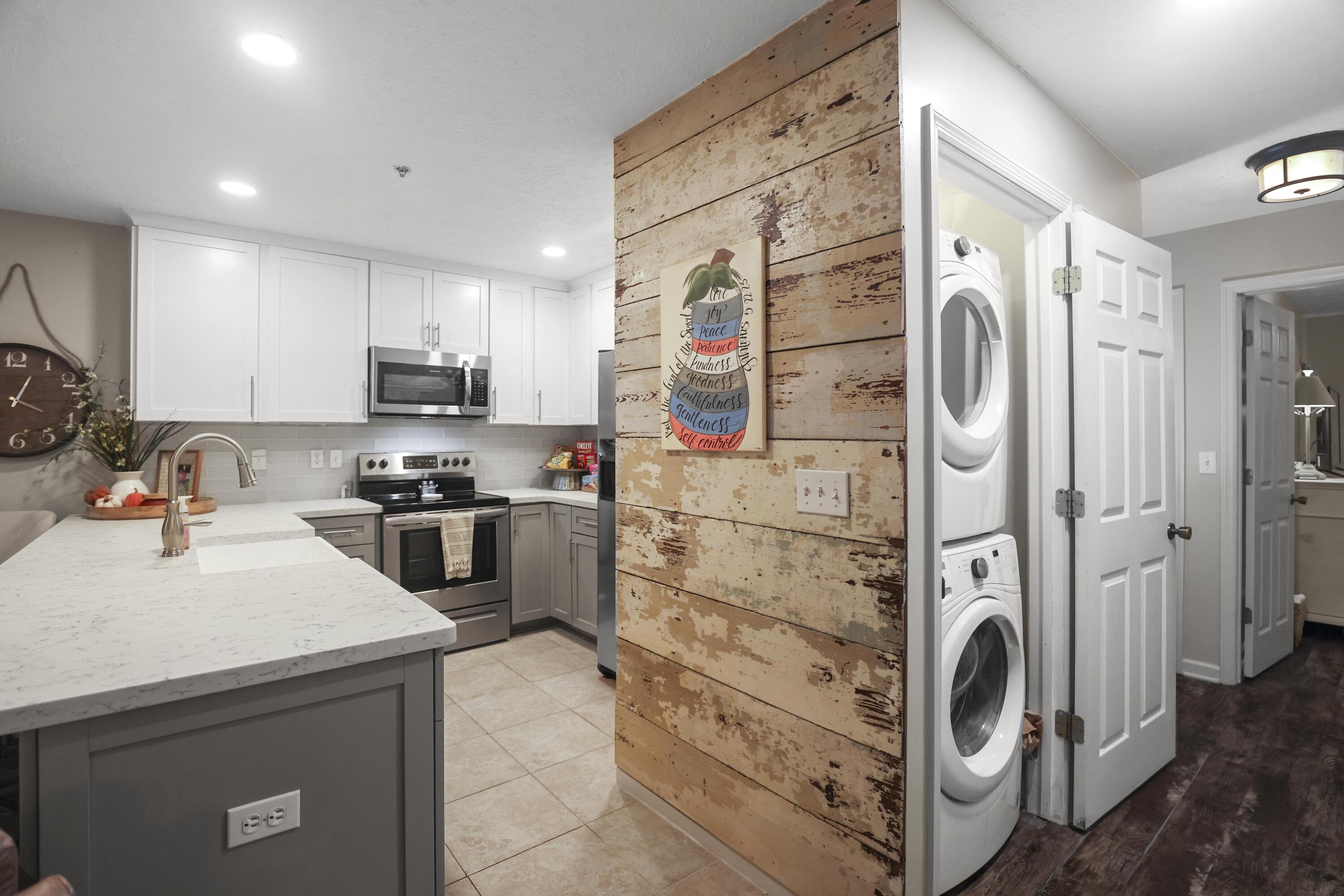 PEACHTREE PLACE II CONDO - Residential