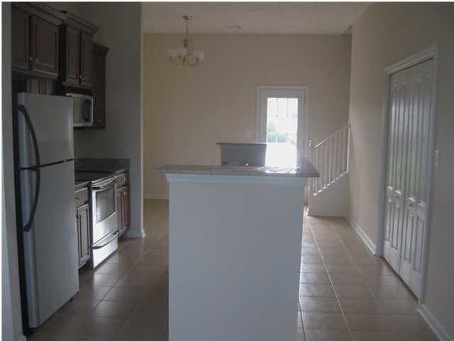 BRANDON OAKS 2ND ADD - Residential Lease