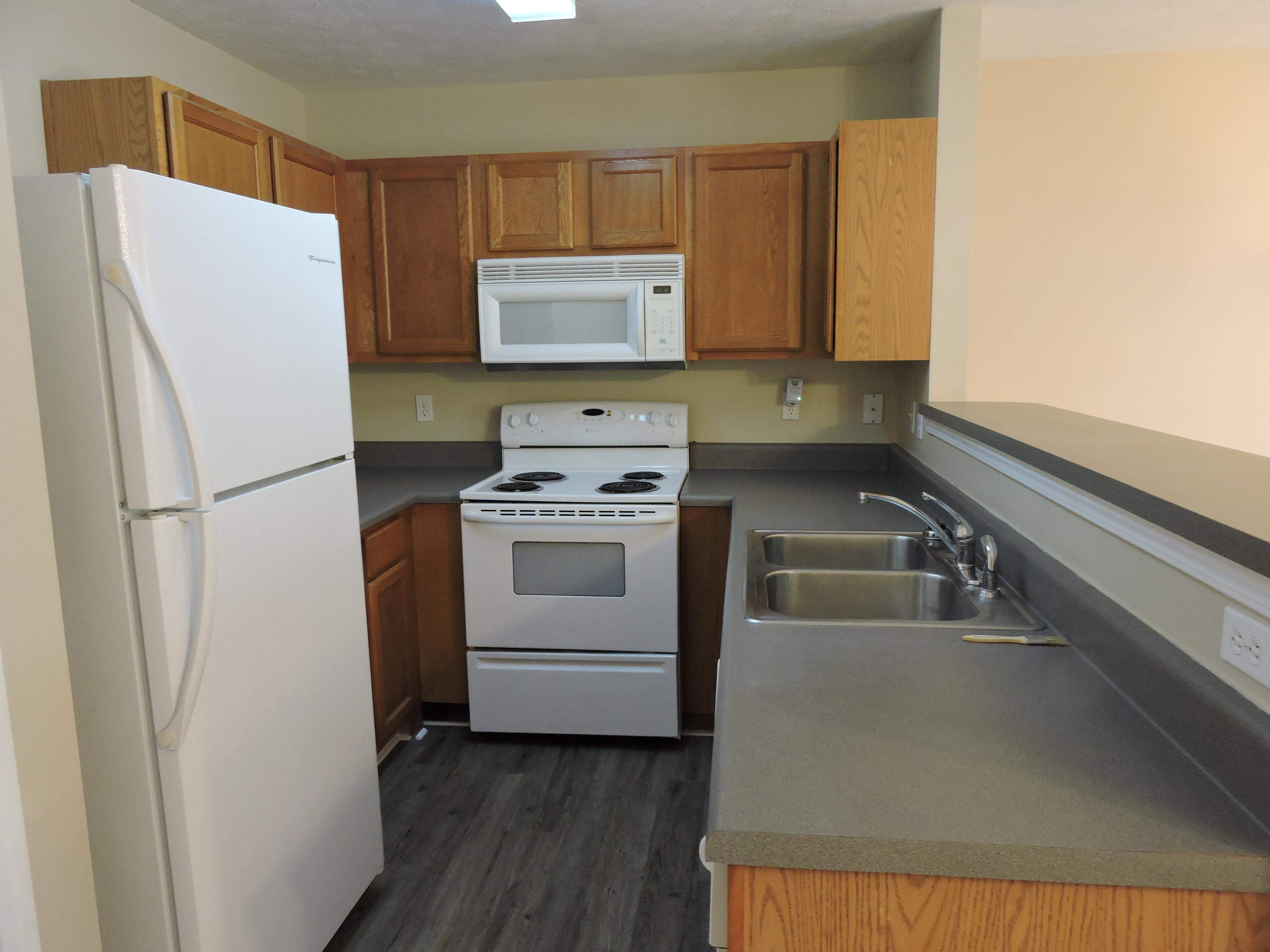 ROLLING PINES - Residential Lease