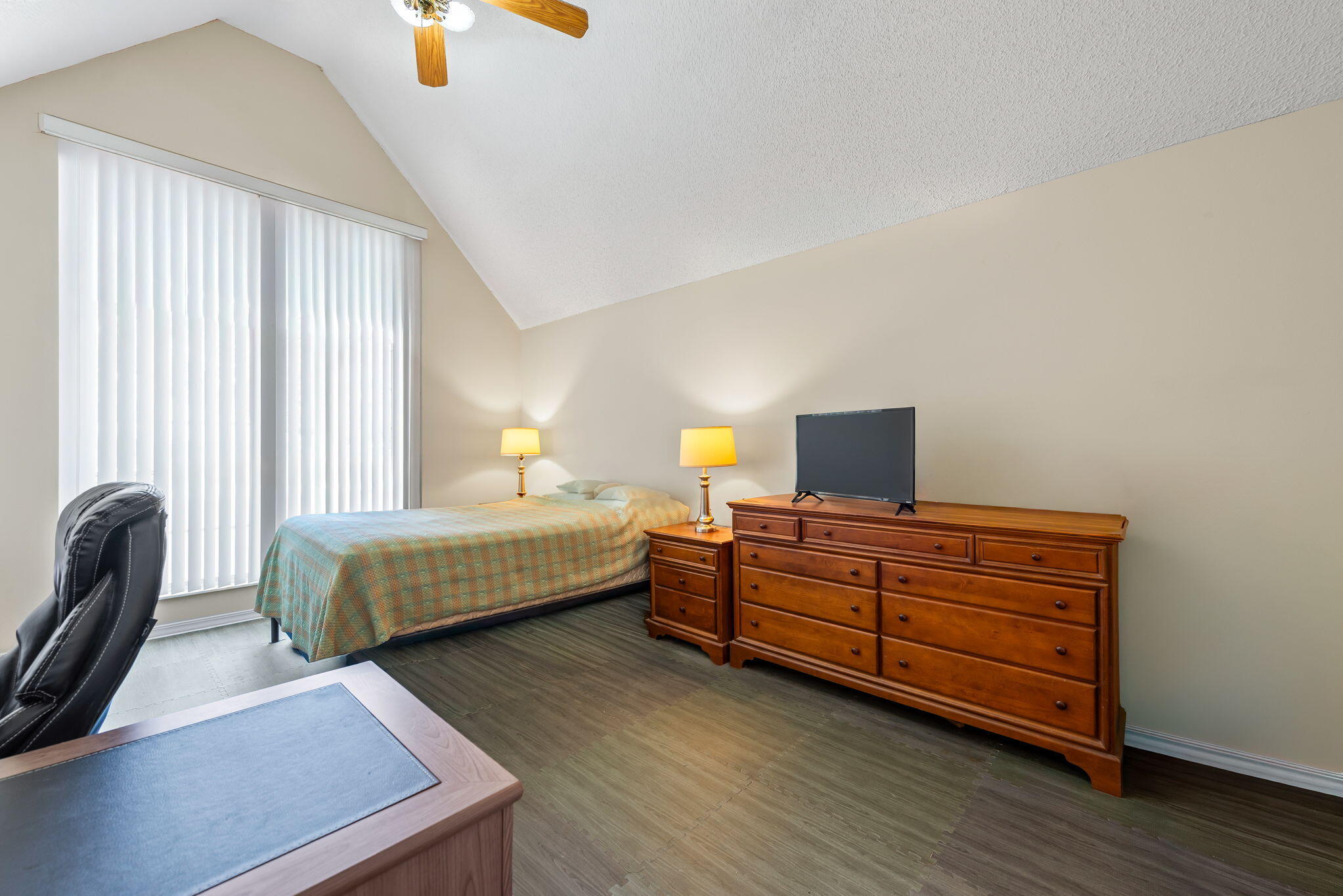 HOLLEY BY THE SEA - Residential