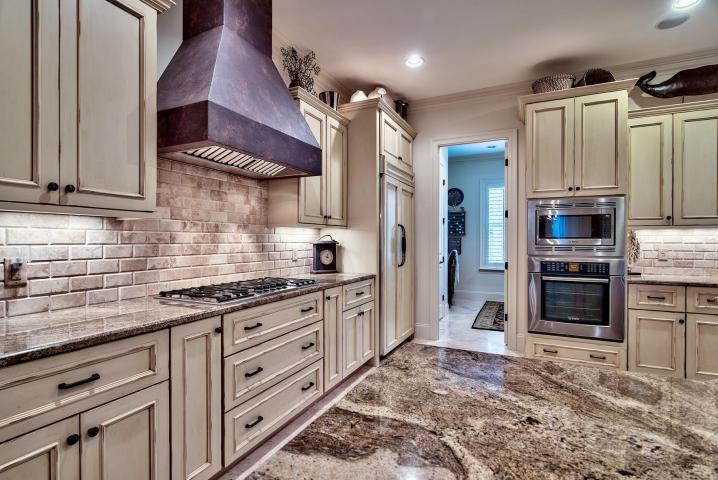 BURNT PINE - Residential